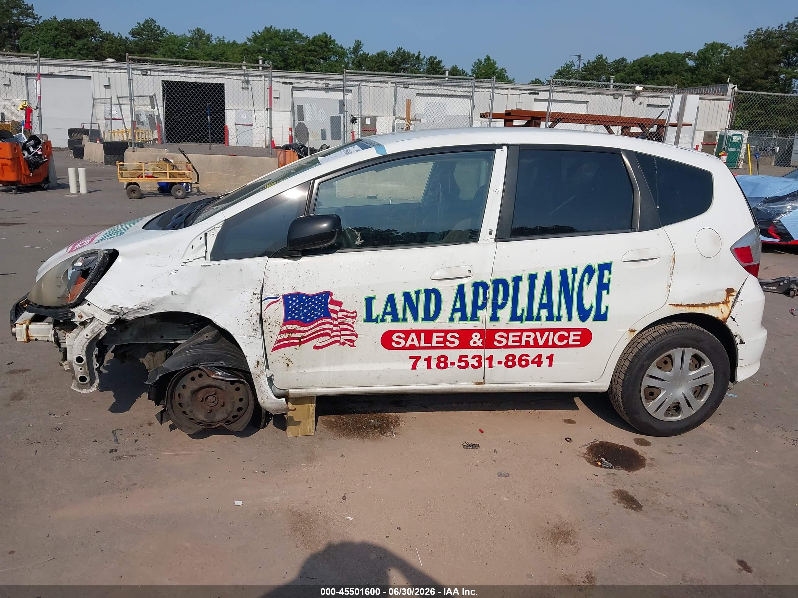 2010 Honda Fit   White vin: JHMGE8H23AS004696