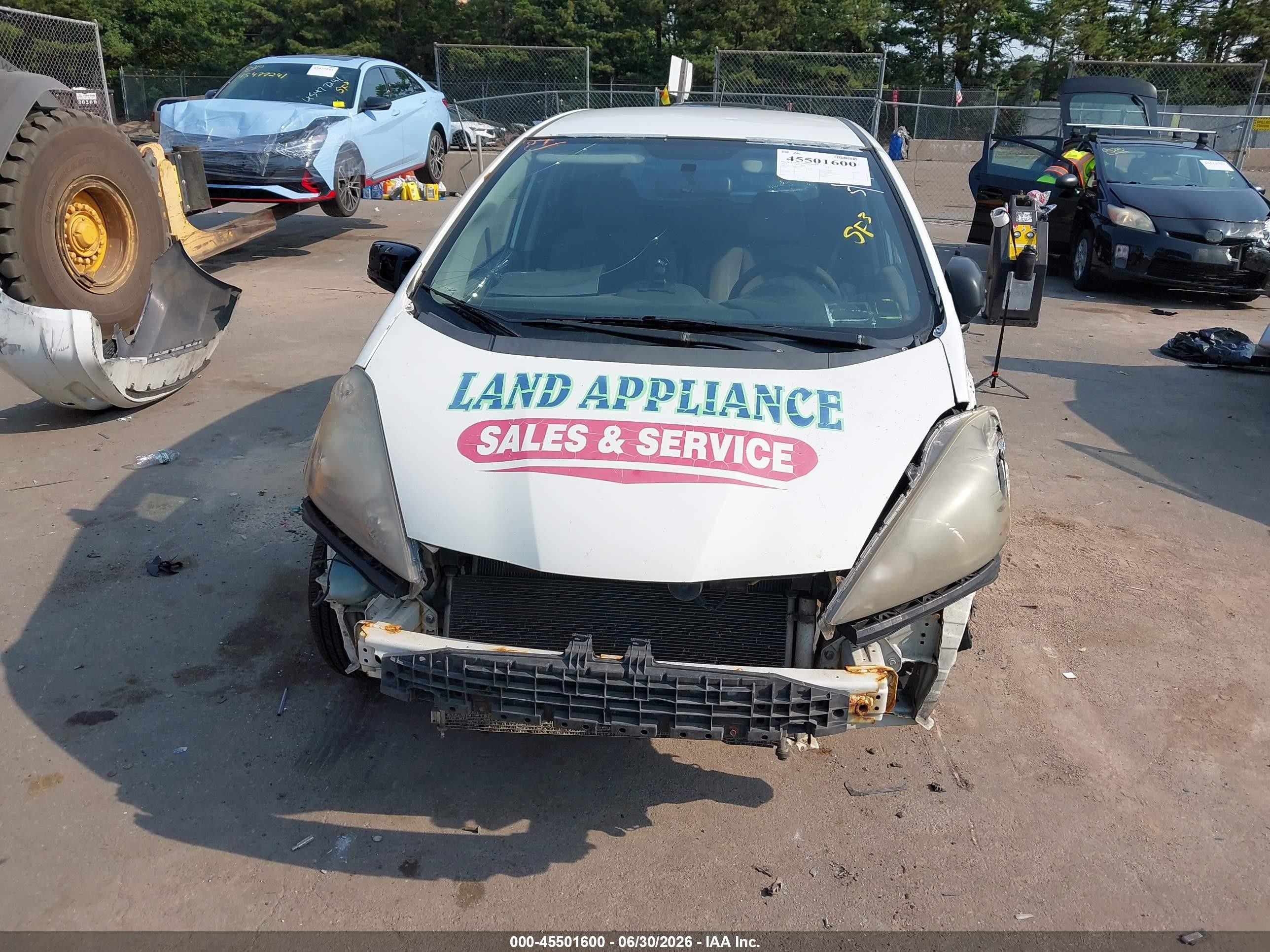 2010 Honda Fit   White vin: JHMGE8H23AS004696