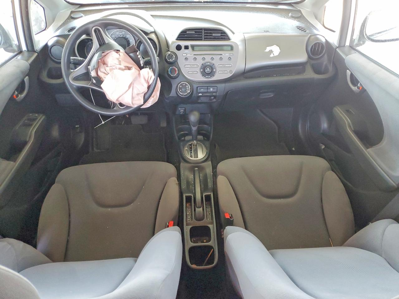 2010 Honda Fit White vin: JHMGE8H23AS010563
