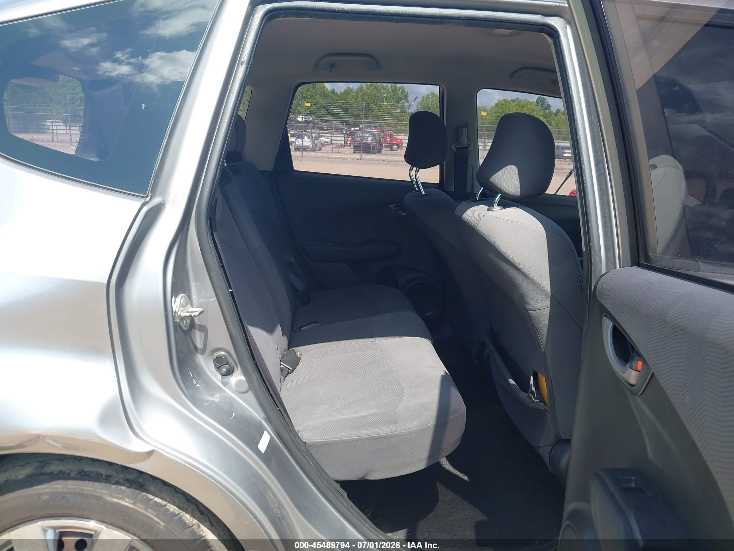 2010 Honda Fit   Silver vin: JHMGE8H23AS024737