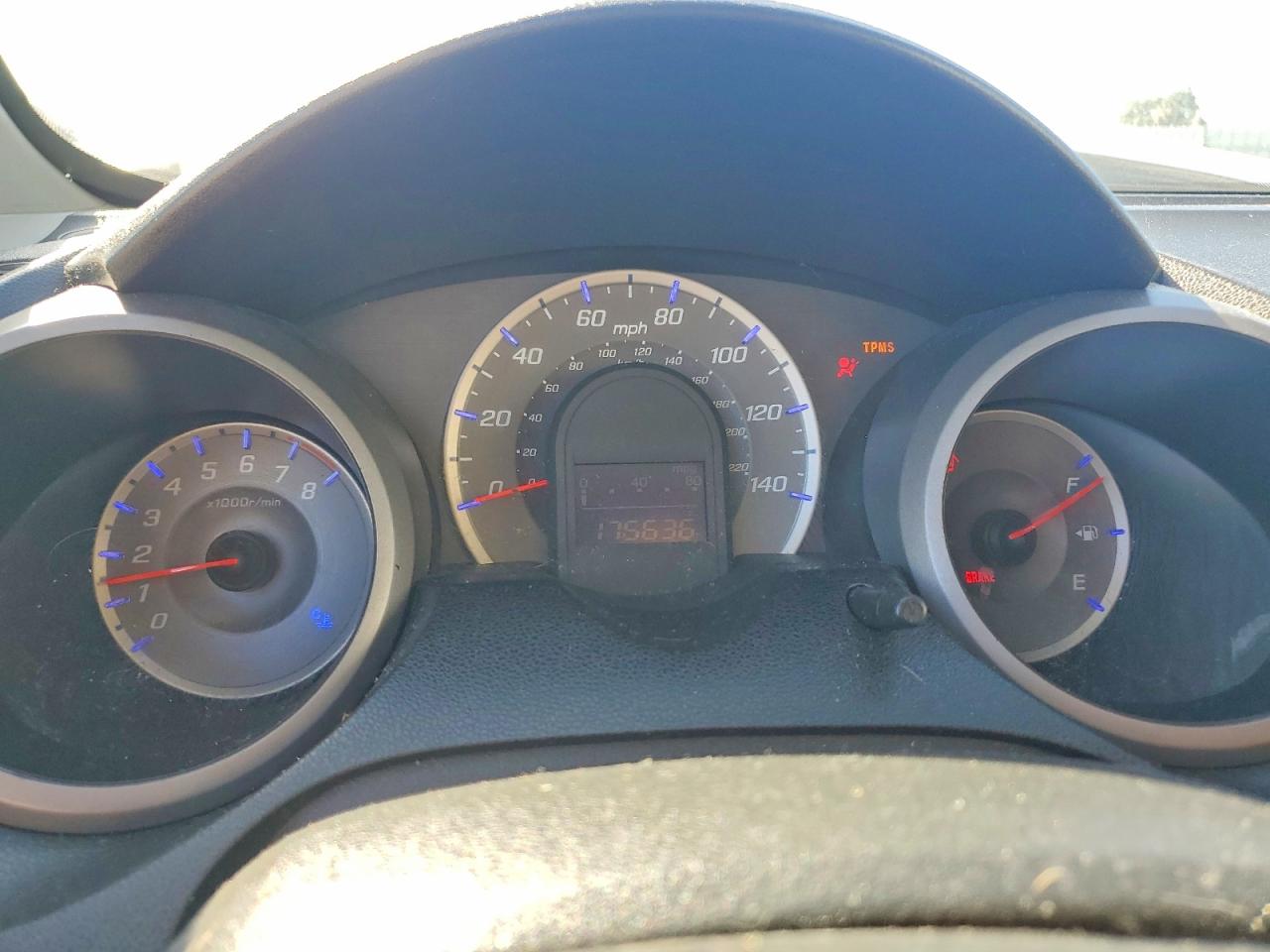 2010 Honda Fit Silver vin: JHMGE8H24AC006421