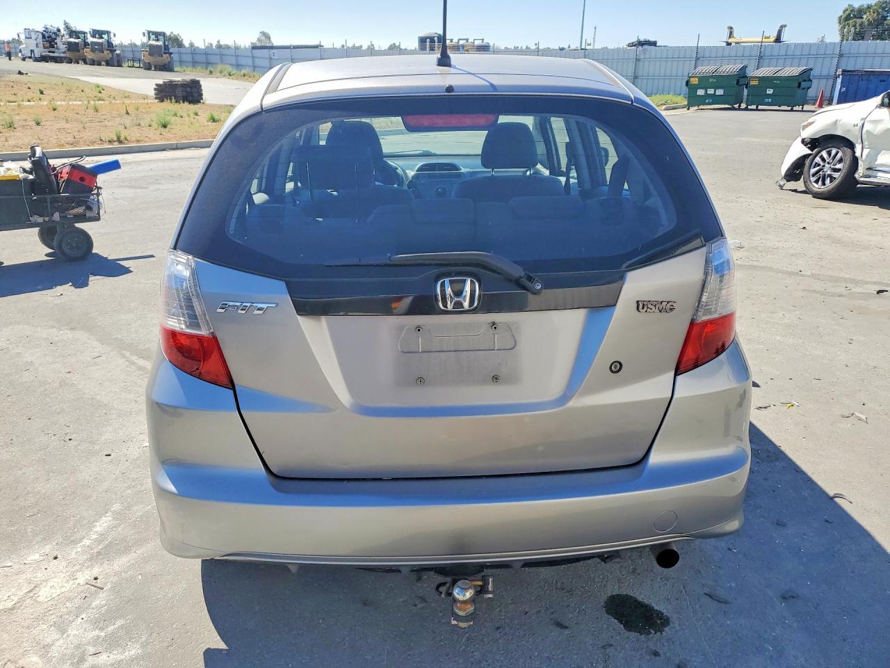2010 Honda Fit Silver vin: JHMGE8H24AC006421