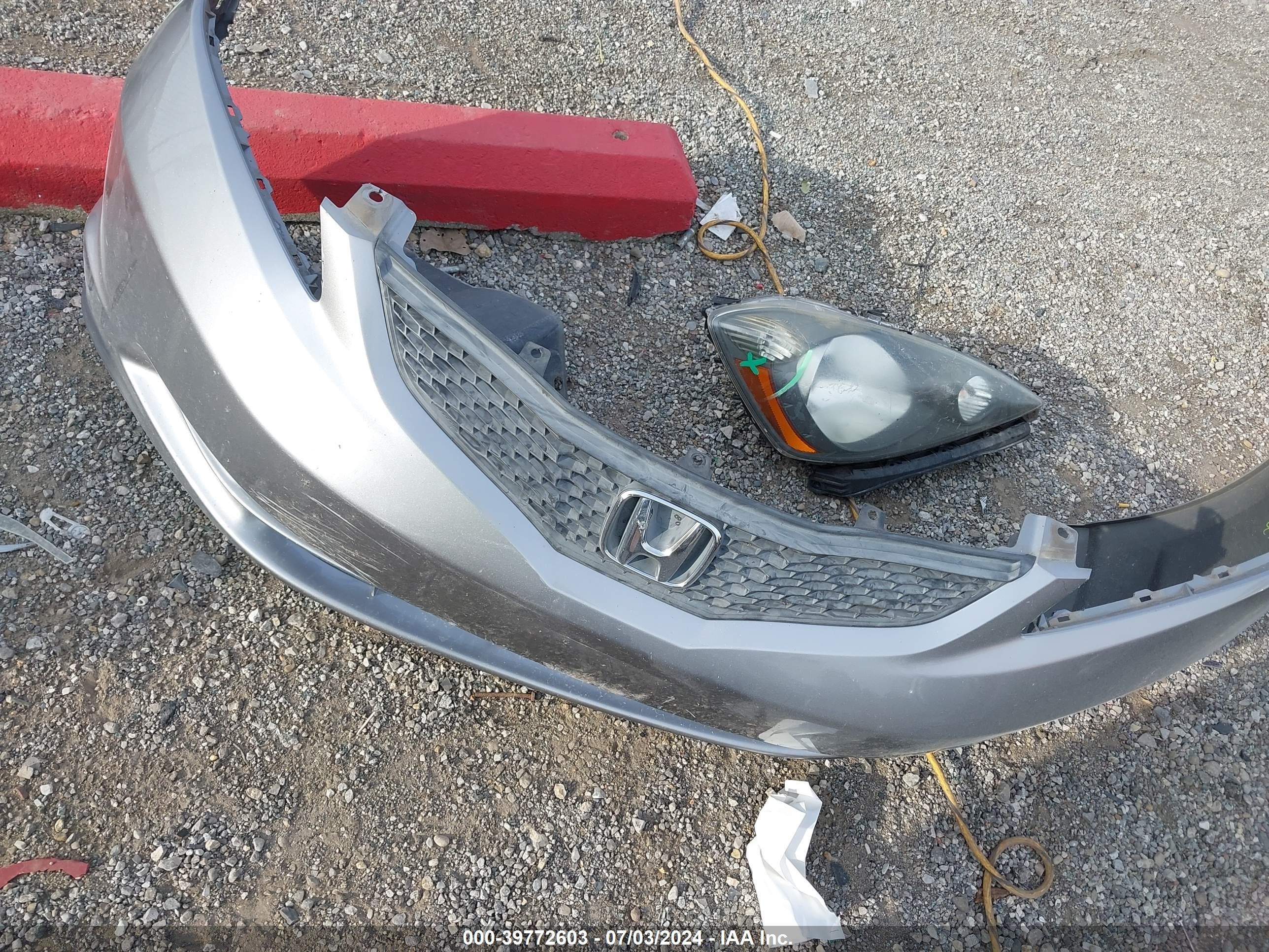 2010 Honda Fit Silver vin: JHMGE8H24AC006452