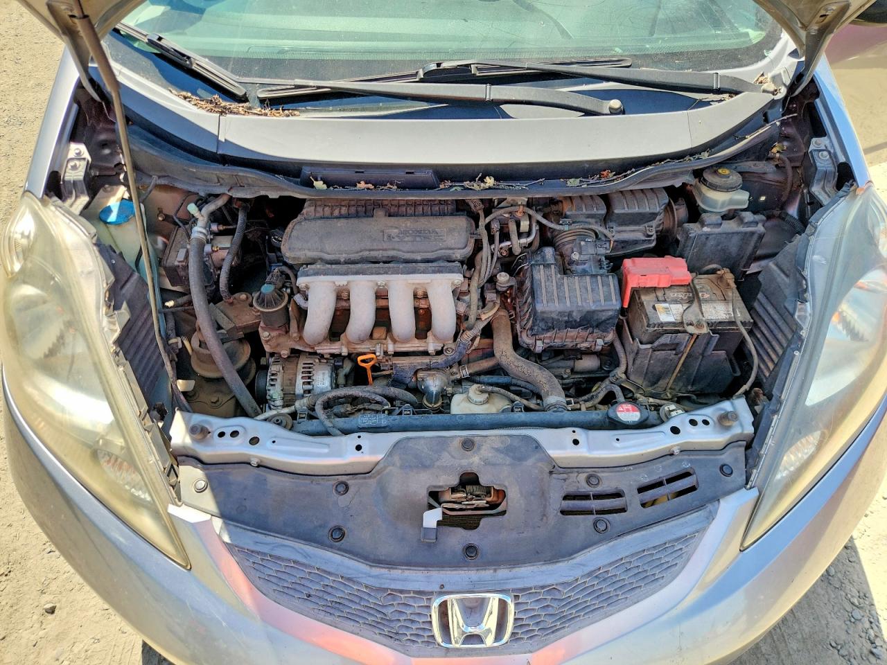 2010 Honda Fit Silver vin: JHMGE8H24AC006676