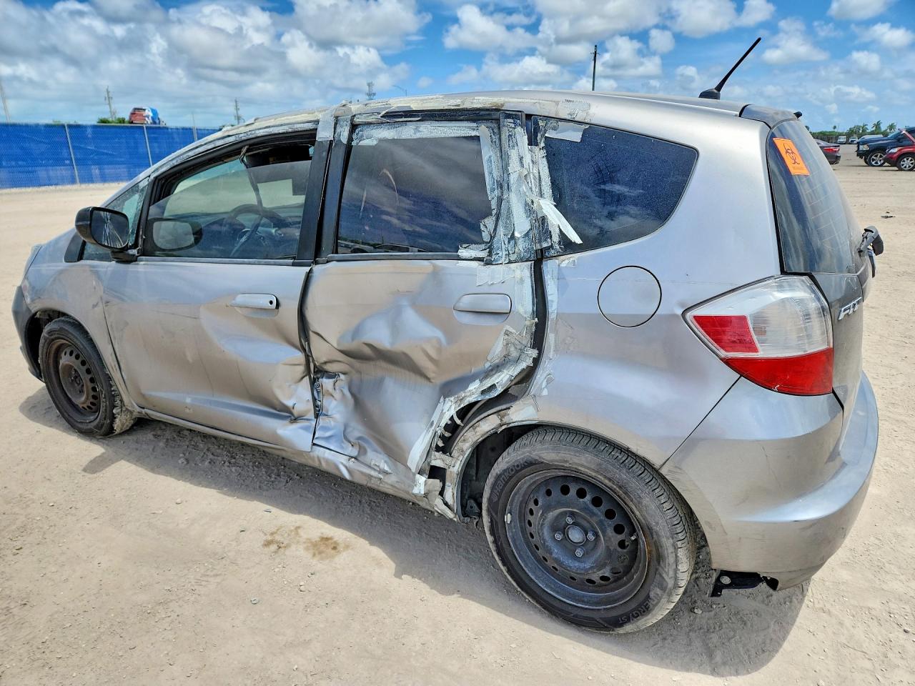 2010 Honda Fit Silver vin: JHMGE8H24AC014258