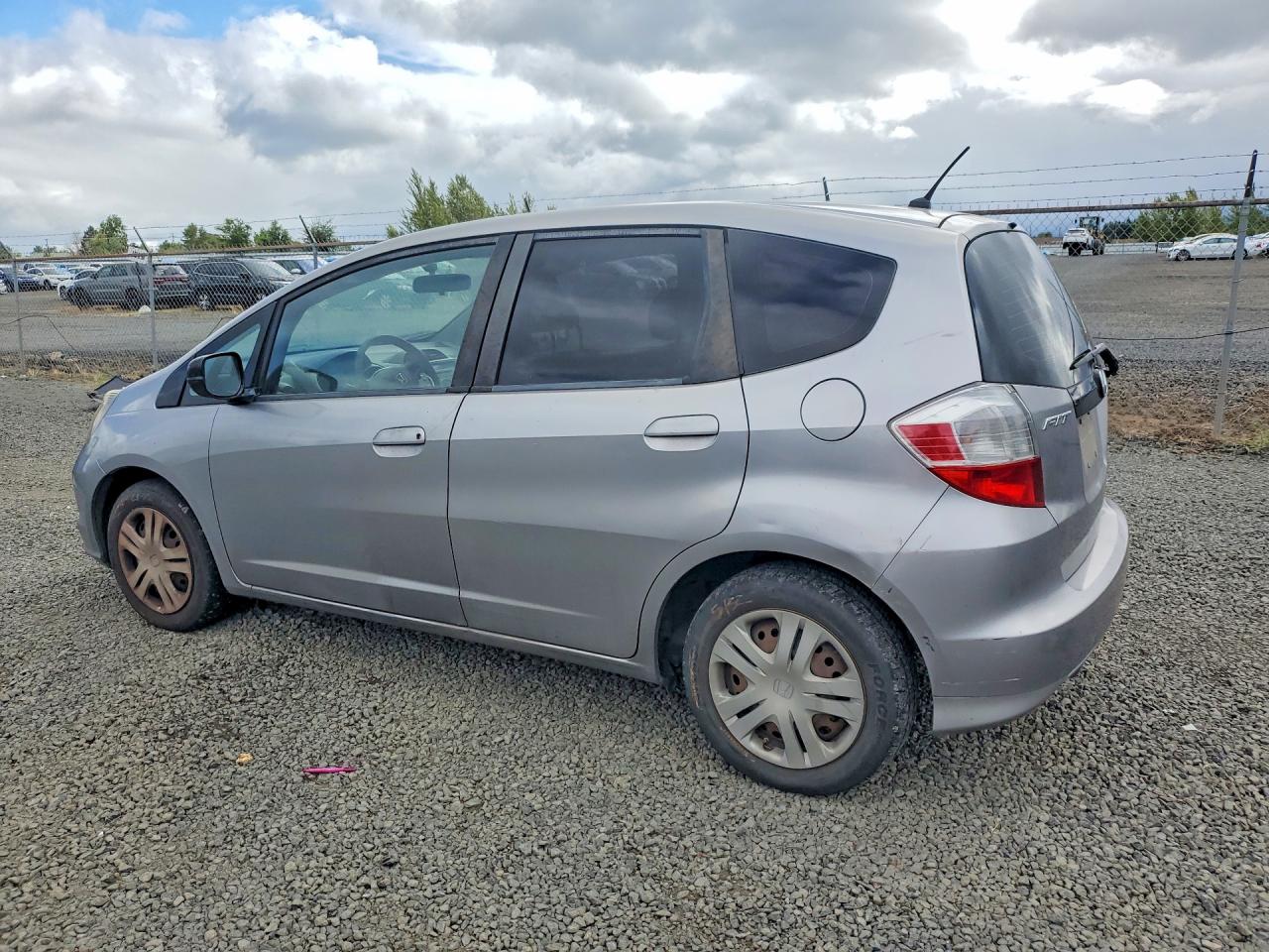 2010 Honda Fit Silver vin: JHMGE8H25AC003379