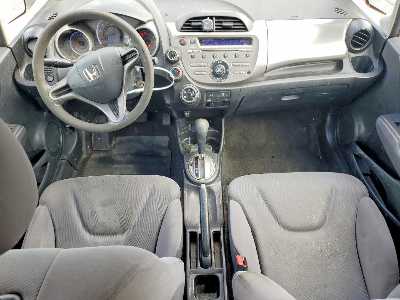 2010 Honda Fit Silver vin: JHMGE8H25AC003379