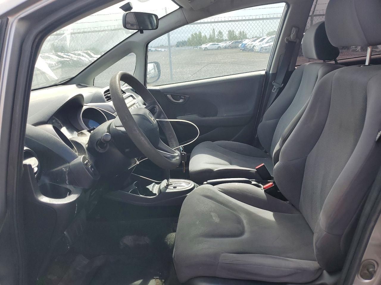 2010 Honda Fit Silver vin: JHMGE8H25AC003379