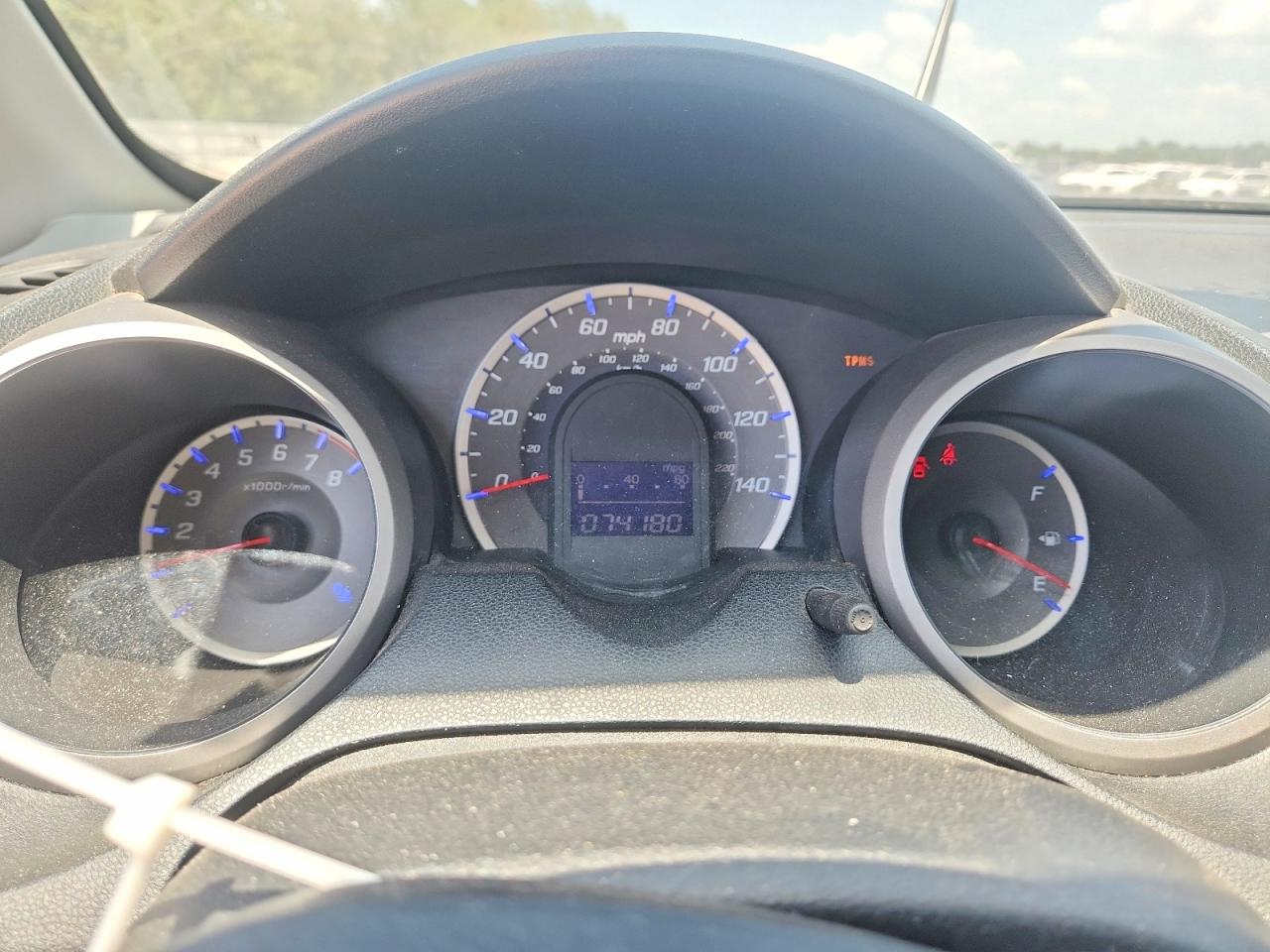 2010 Honda Fit Red vin: JHMGE8H25AC006685