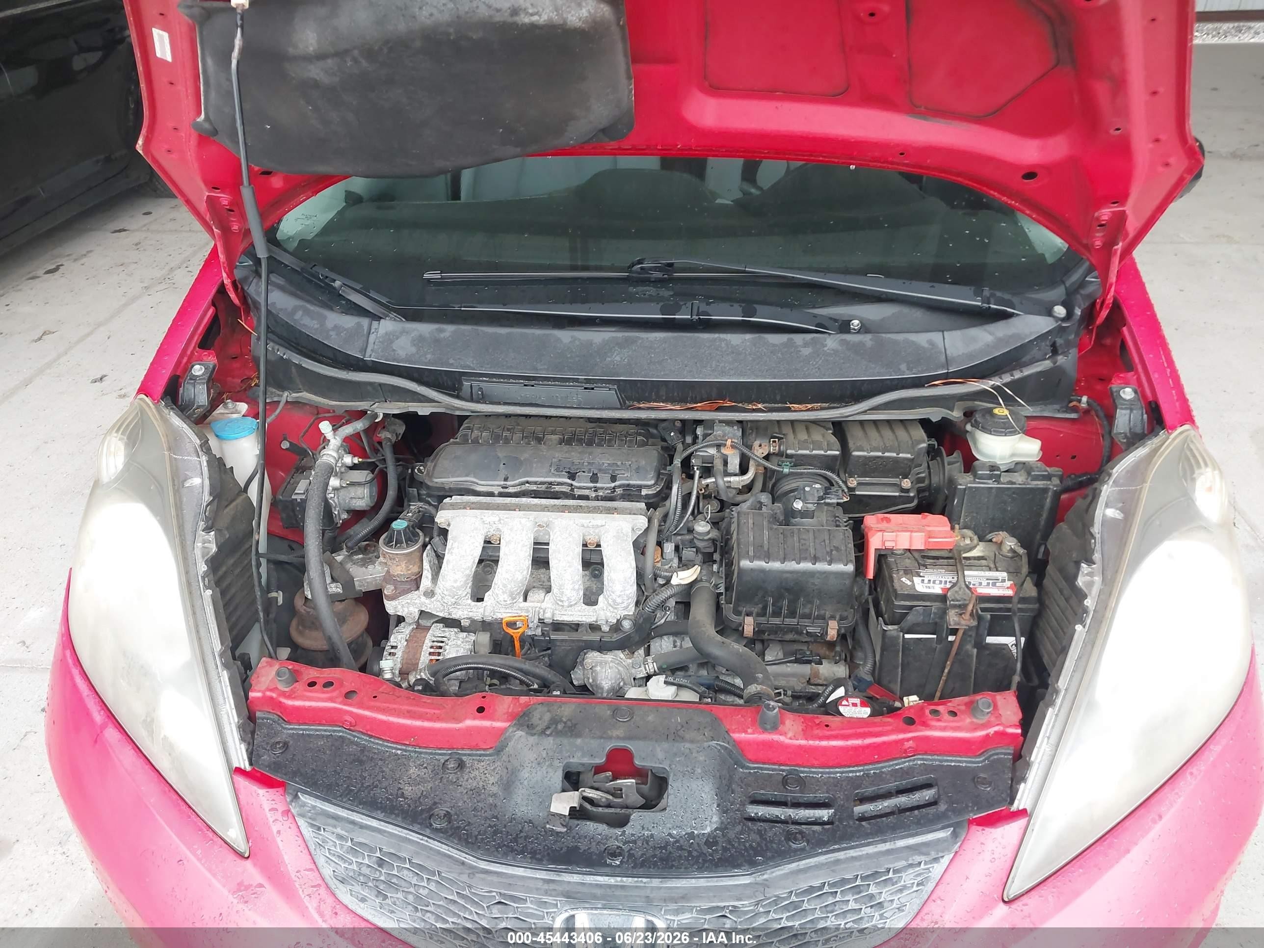 2010 Honda Fit   Red vin: JHMGE8H25AC016780