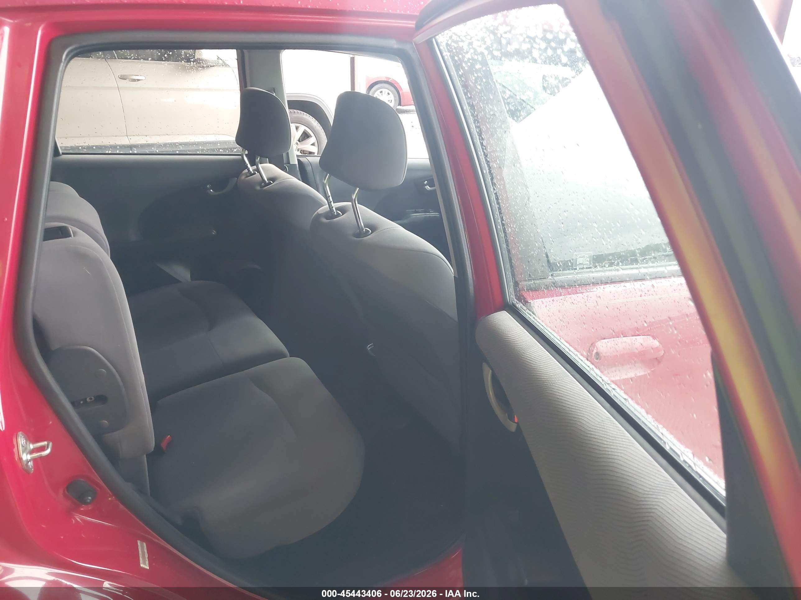 2010 Honda Fit   Red vin: JHMGE8H25AC016780