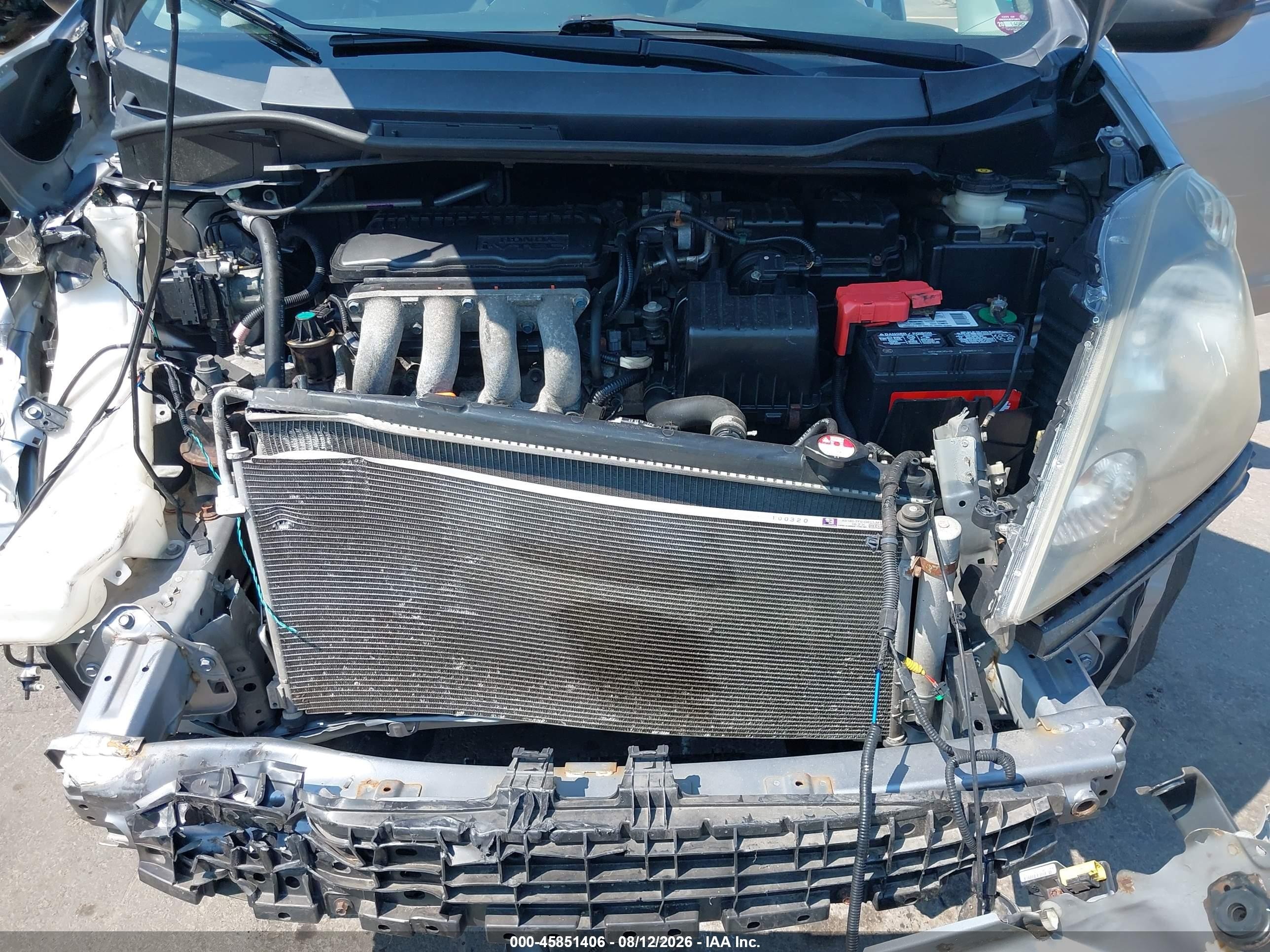 2010 Honda Fit   Серебряный vin: JHMGE8H25AS002822