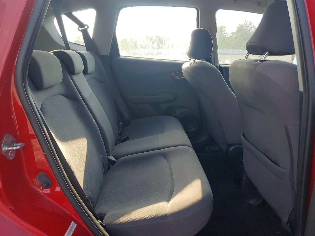 2010 Honda Fit Red vin: JHMGE8H26AC015475