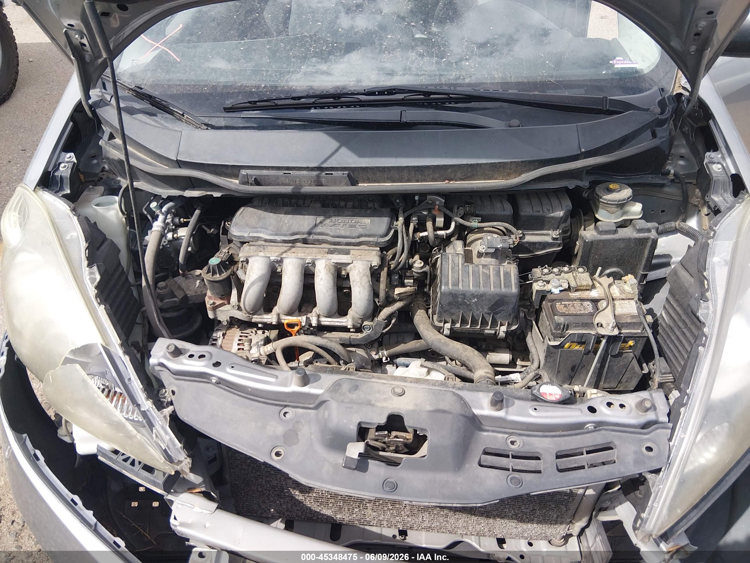 2010 Honda Fit   Серебряный vin: JHMGE8H26AC029540