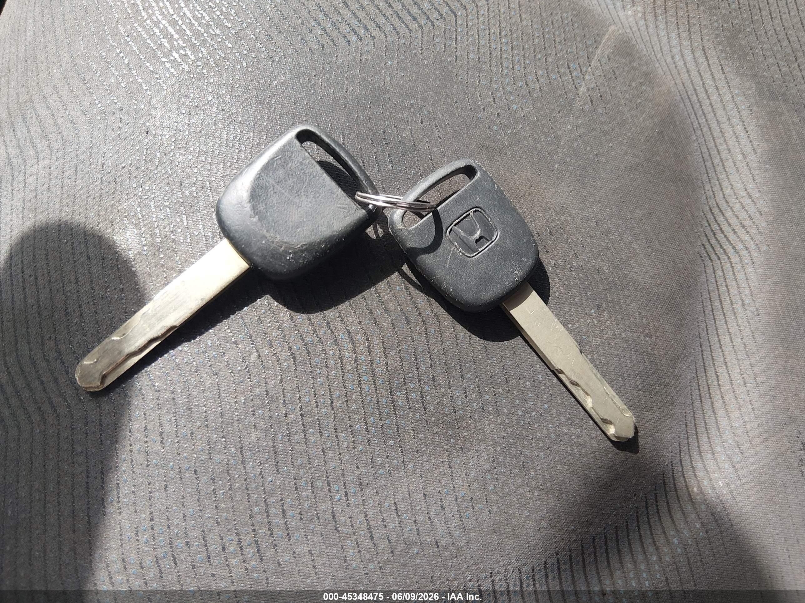 2010 Honda Fit   Серебряный vin: JHMGE8H26AC029540