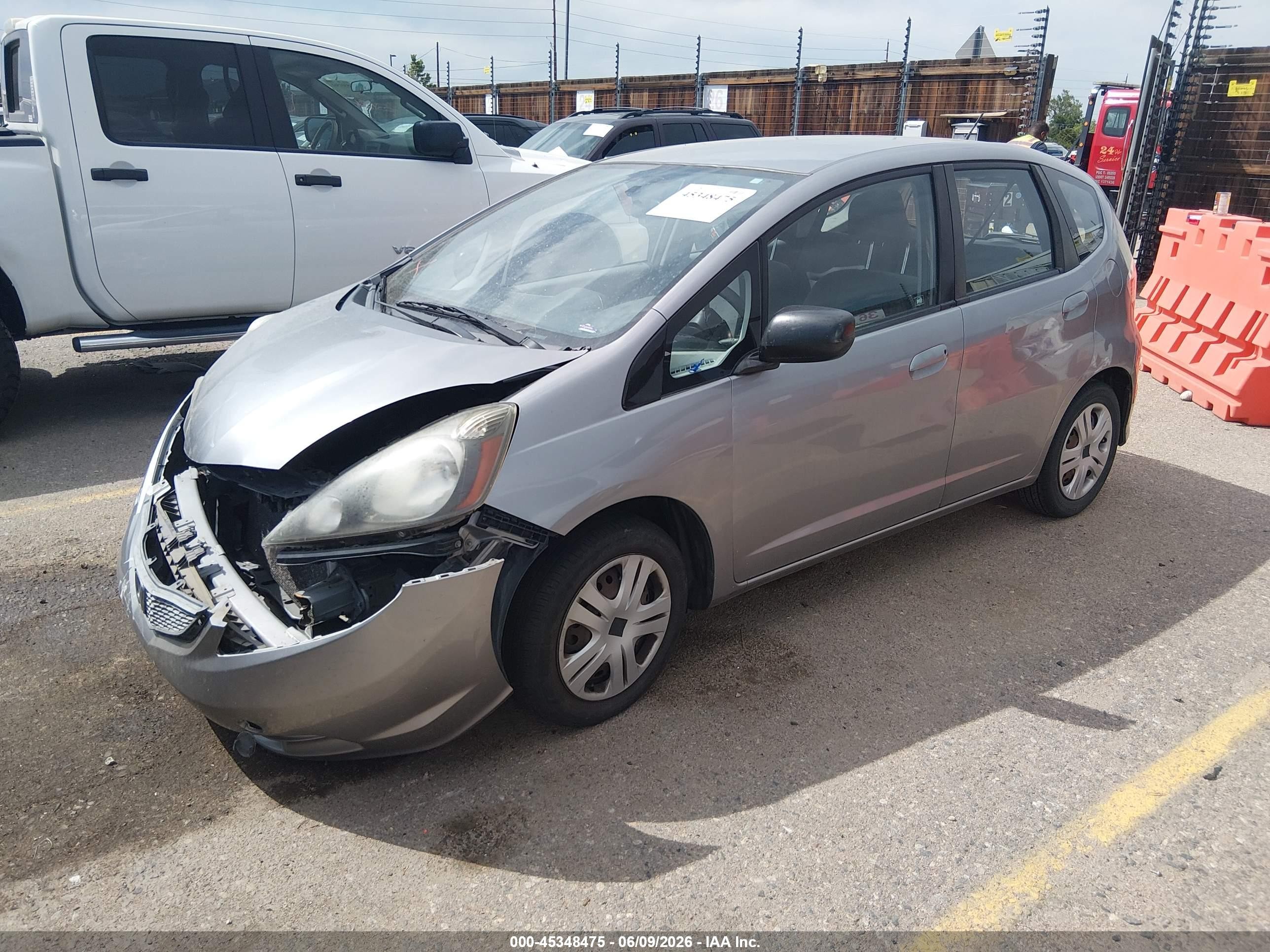 2010 Honda Fit   Серебряный vin: JHMGE8H26AC029540