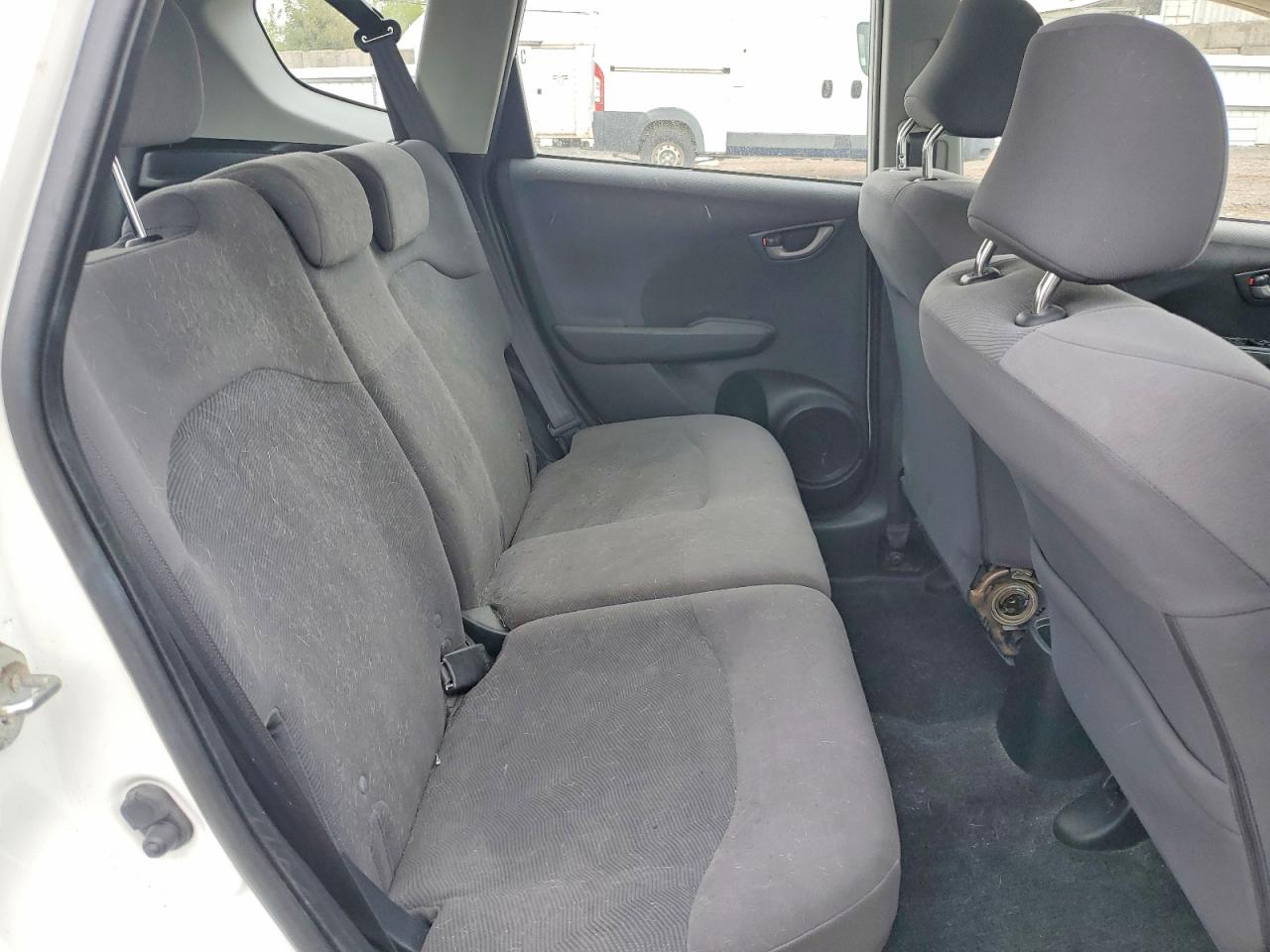 2010 Honda Fit White vin: JHMGE8H27AC037307