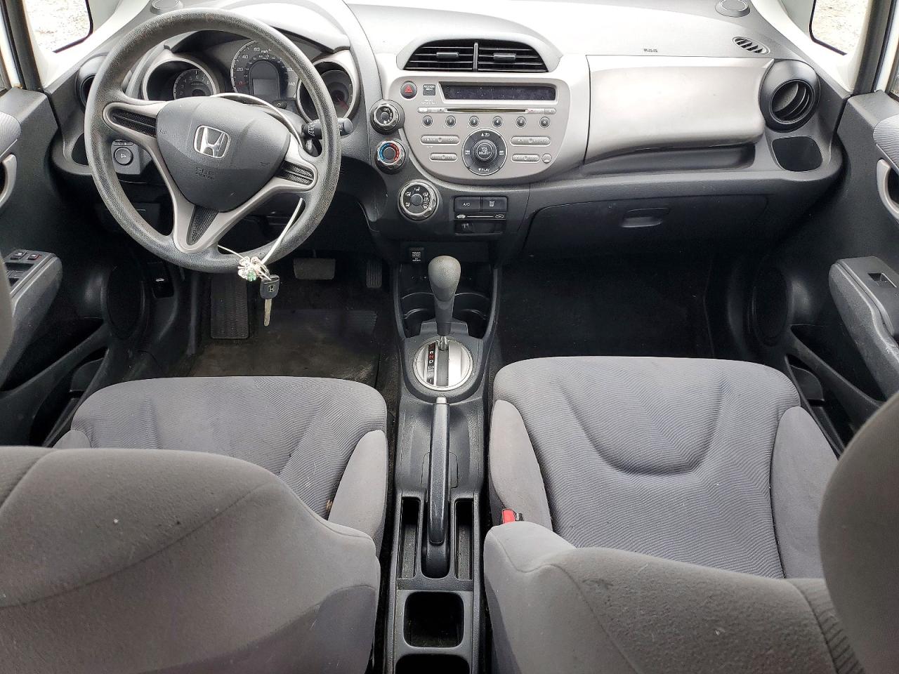2010 Honda Fit White vin: JHMGE8H27AC037307