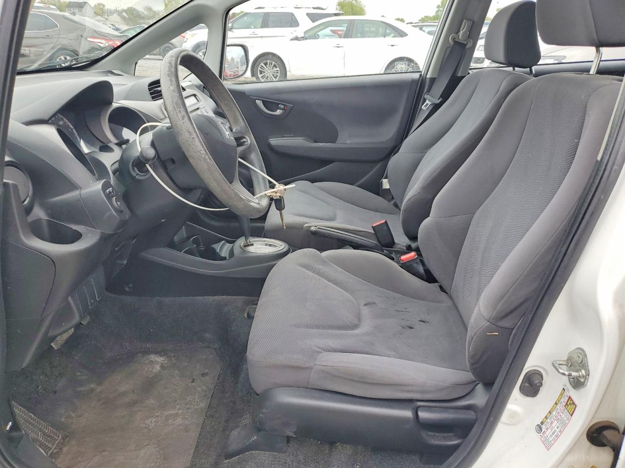 2010 Honda Fit White vin: JHMGE8H27AC037307