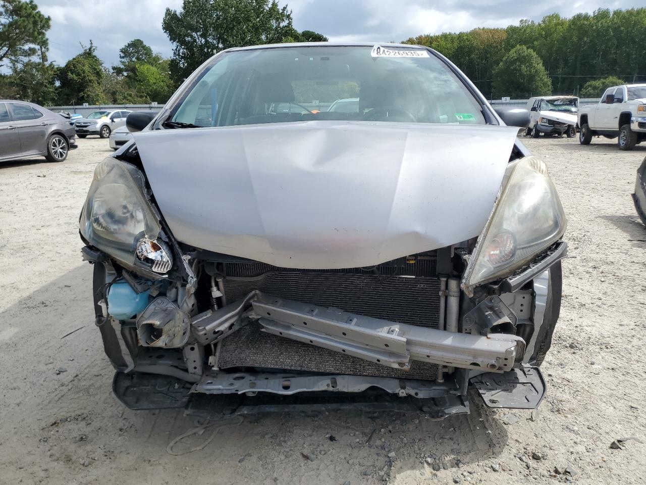 2010 Honda Fit Silver vin: JHMGE8H28AS000725