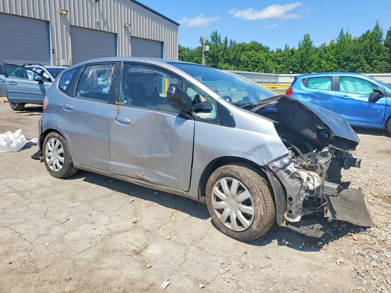2010 Honda Fit Silver vin: JHMGE8H28AS012860