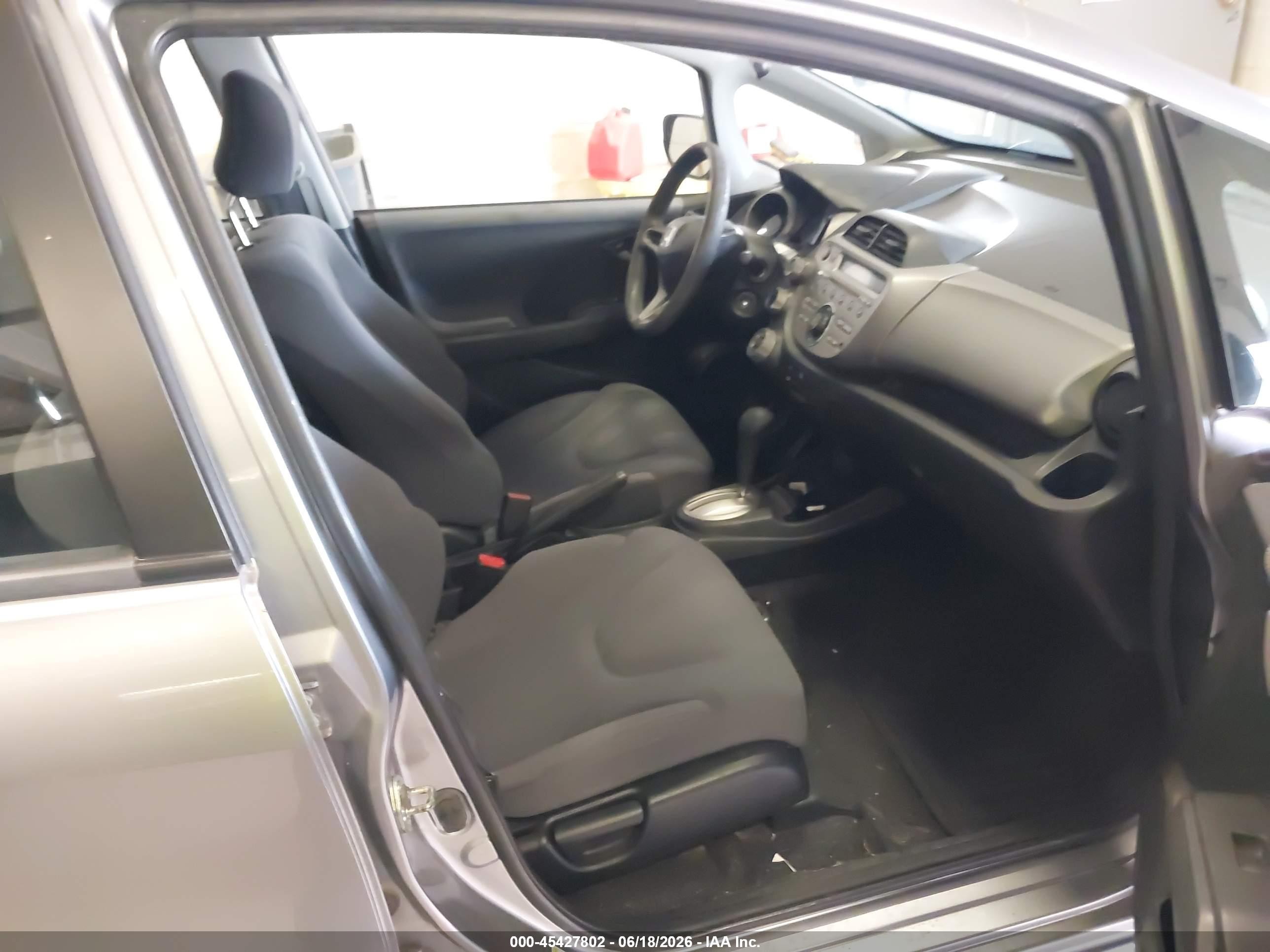 2010 Honda Fit   Silver vin: JHMGE8H29AC008827