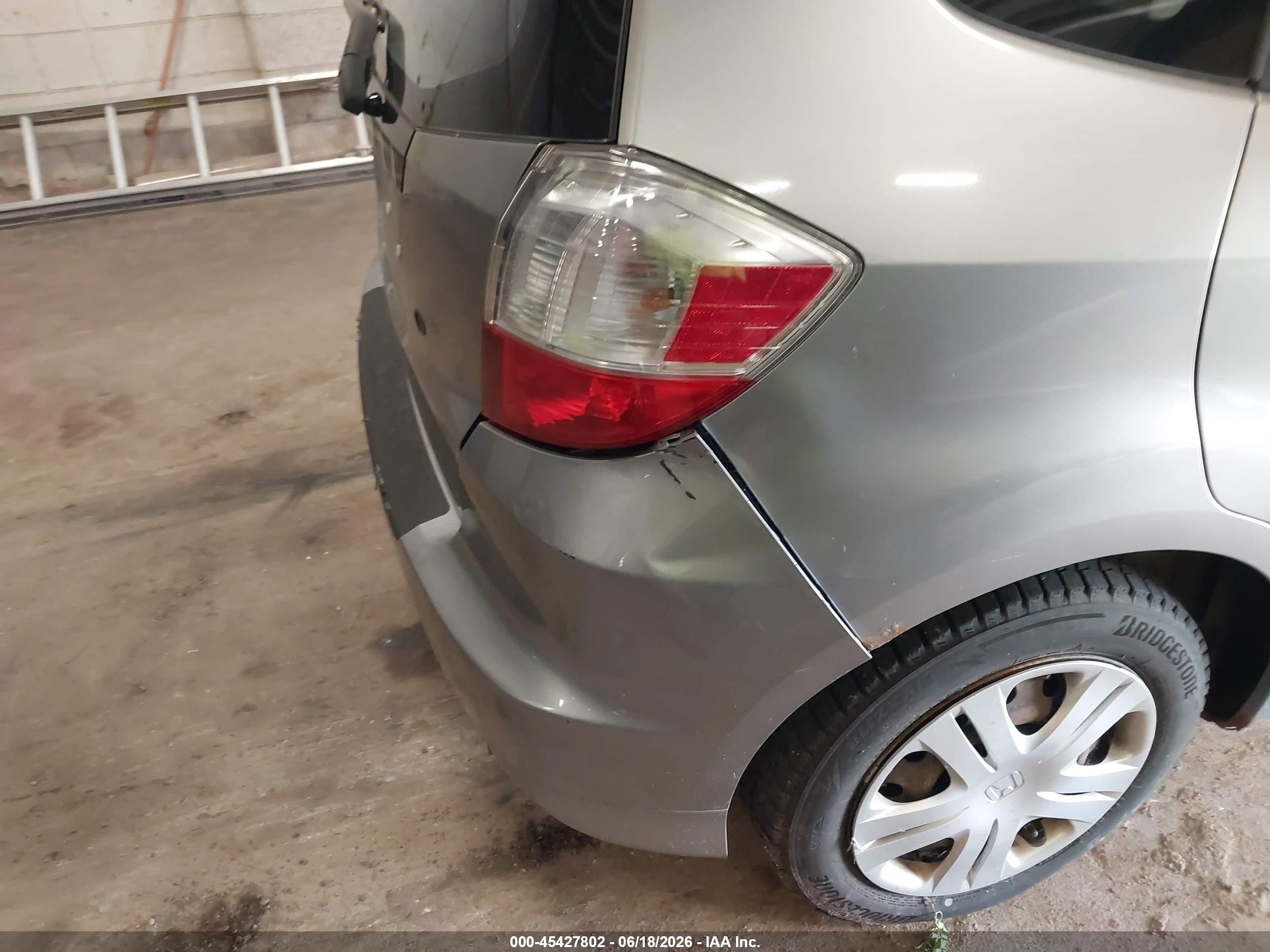 2010 Honda Fit   Silver vin: JHMGE8H29AC008827