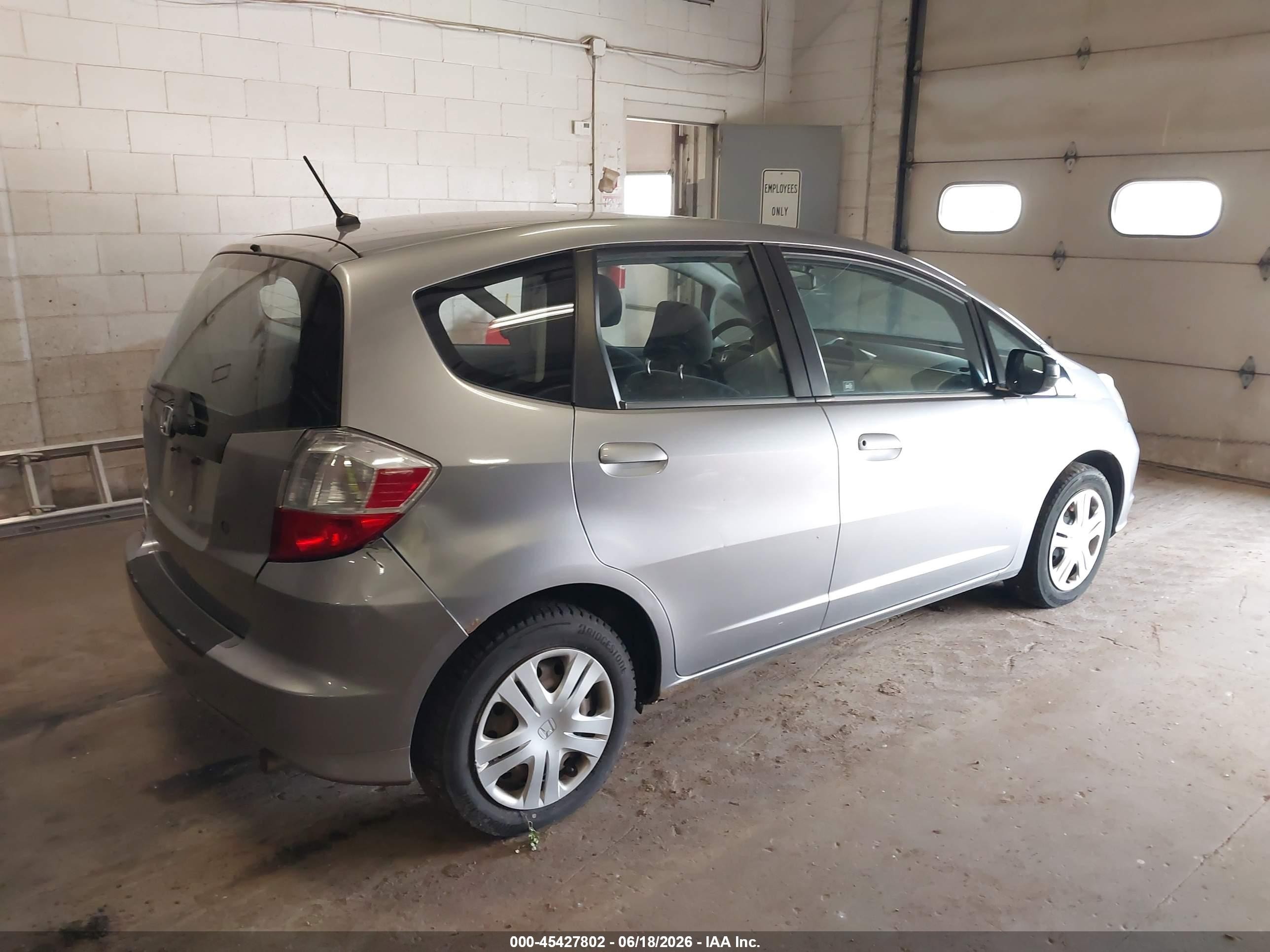 2010 Honda Fit   Silver vin: JHMGE8H29AC008827