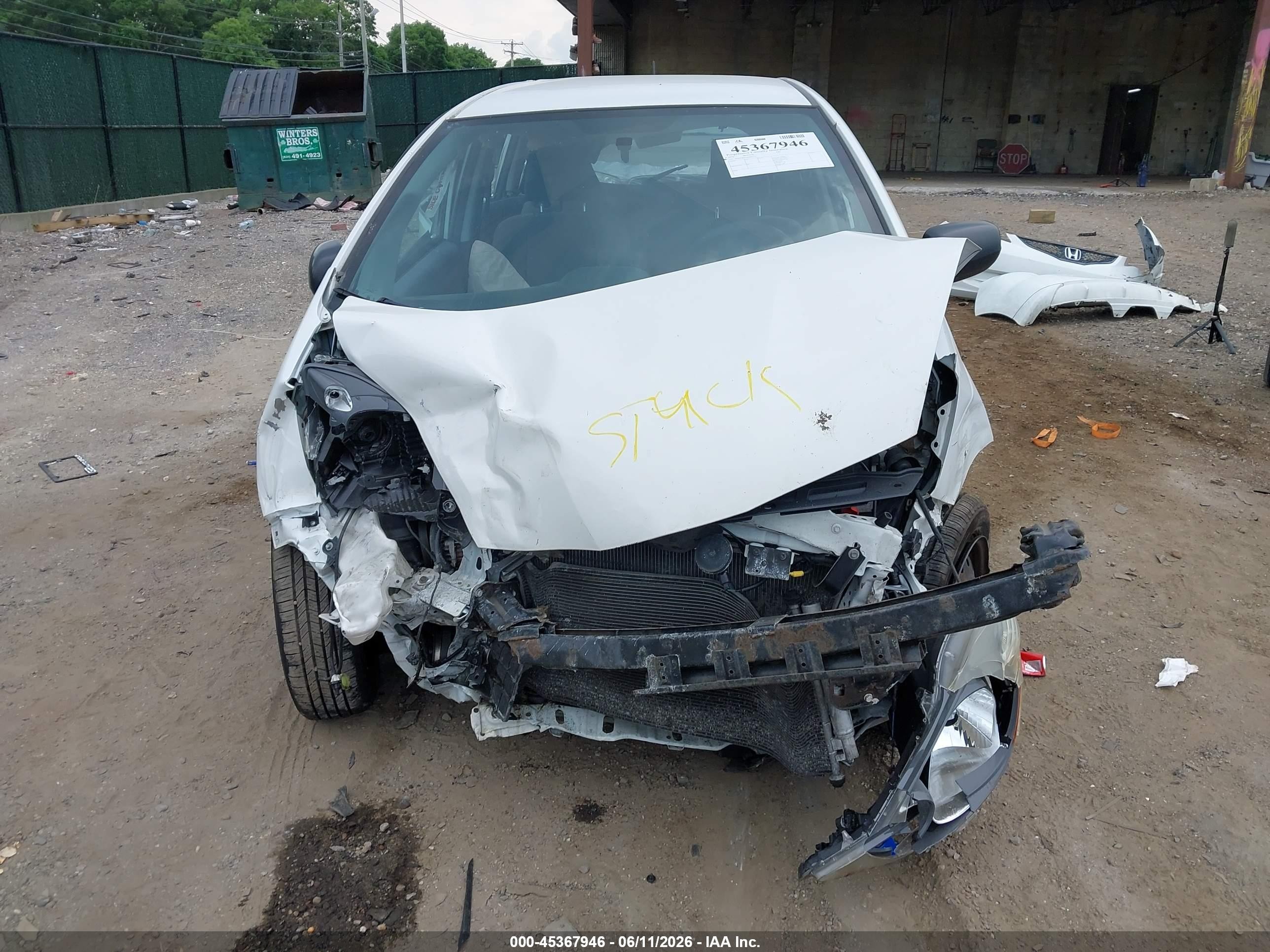 2010 Honda Fit White vin: JHMGE8H29AS003732