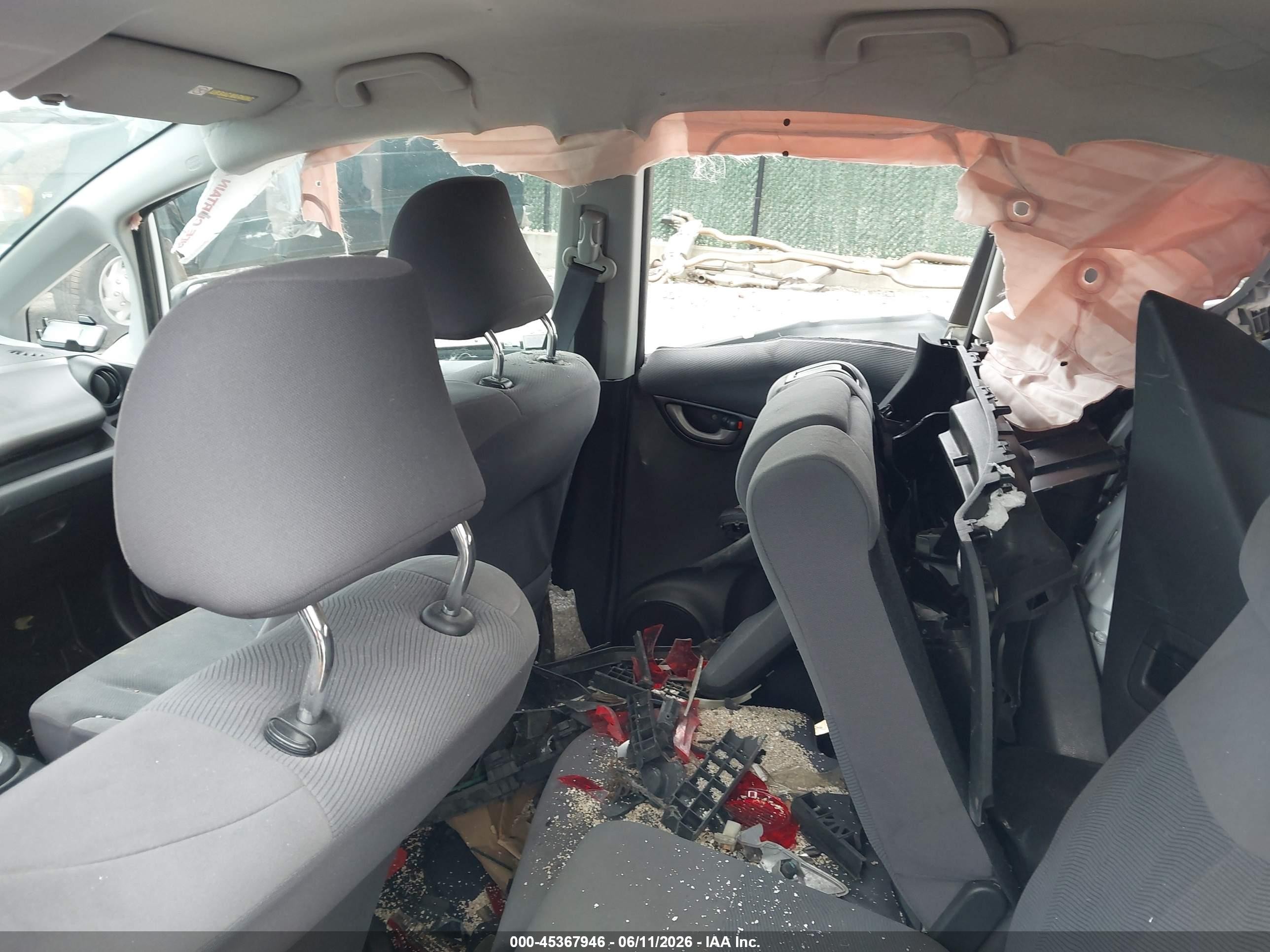 2010 Honda Fit White vin: JHMGE8H29AS003732