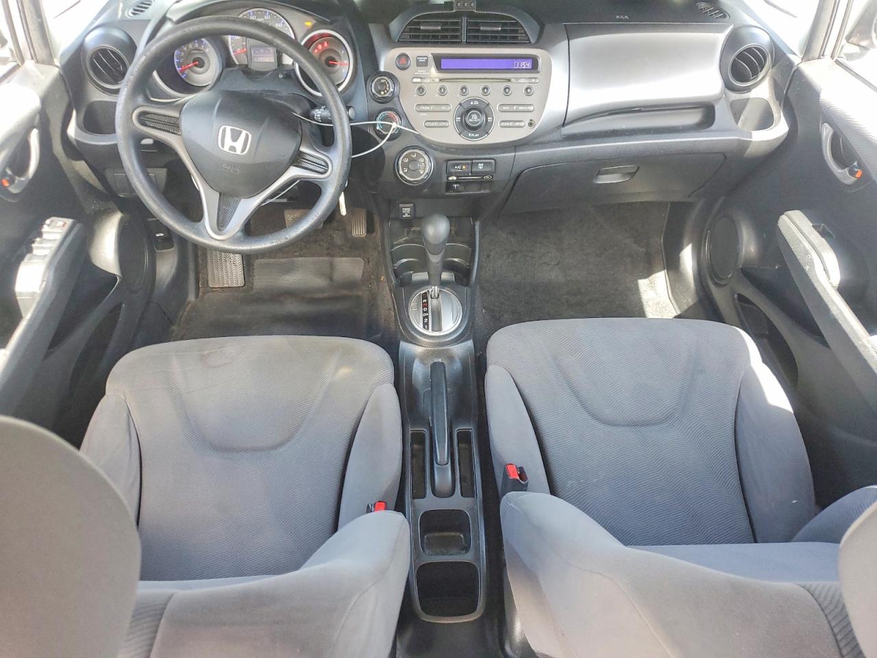 2010 Honda Fit Silver vin: JHMGE8H29AS017520