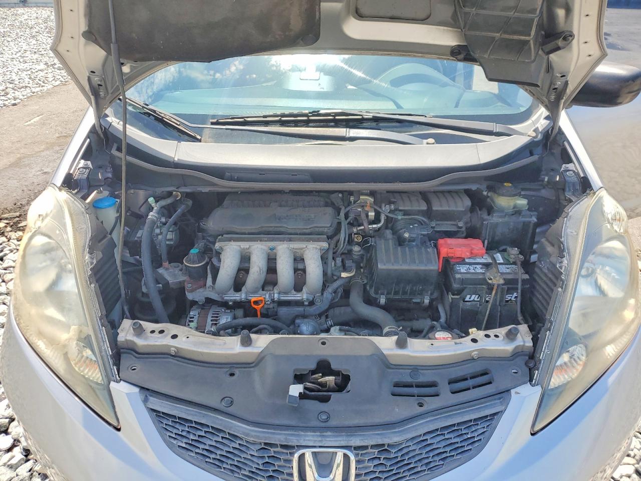 2010 Honda Fit Silver vin: JHMGE8H29AS017520