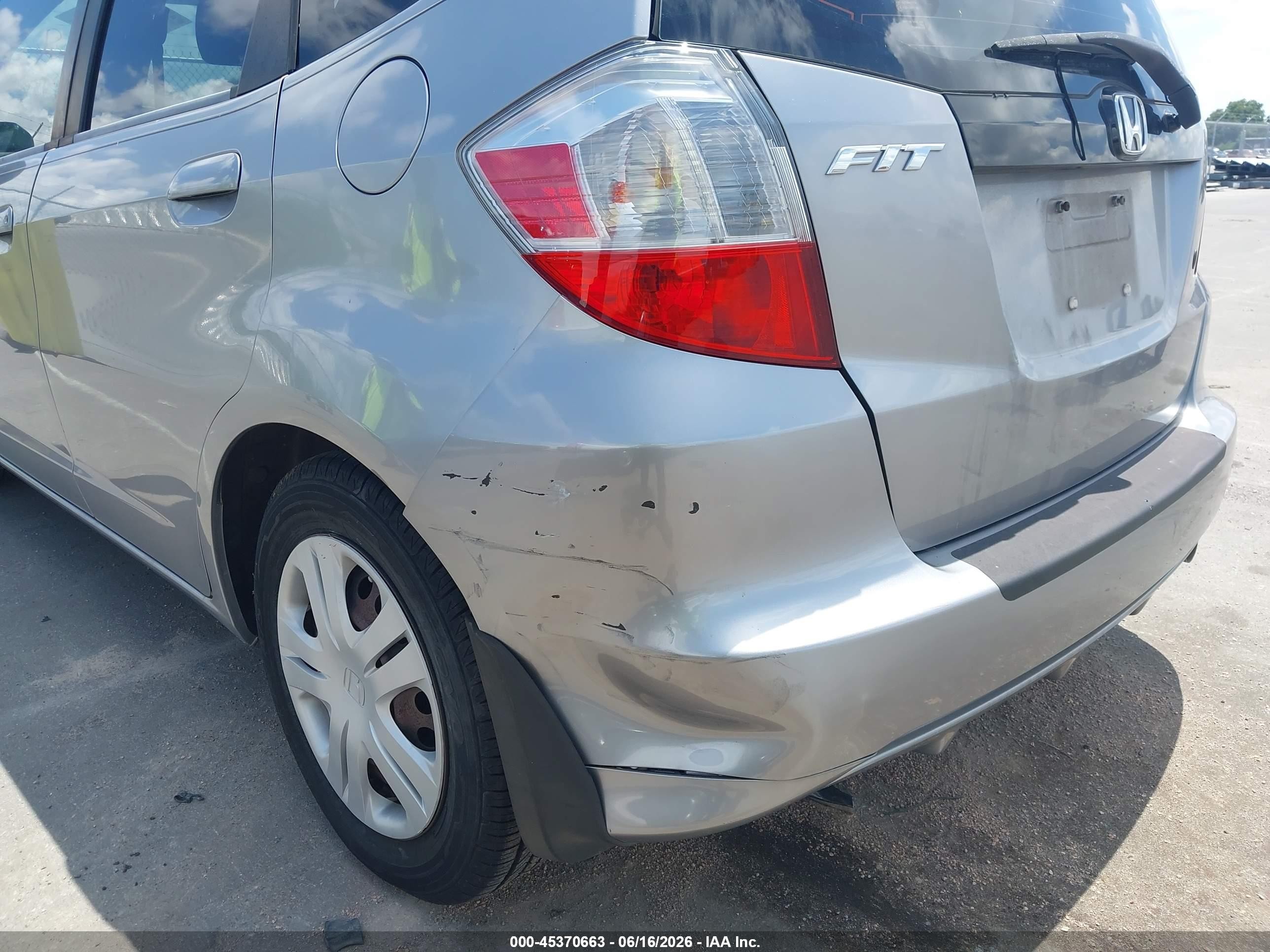 2010 Honda Fit   Silver vin: JHMGE8H2XAC003412