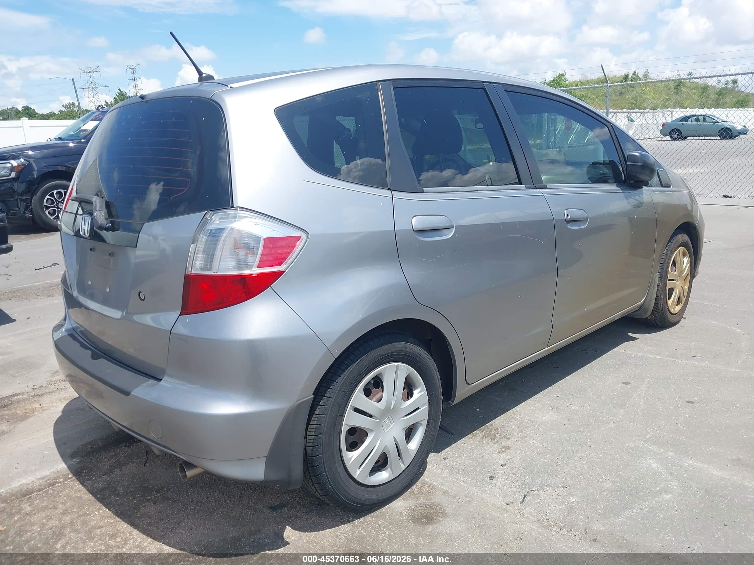 2010 Honda Fit   Silver vin: JHMGE8H2XAC003412