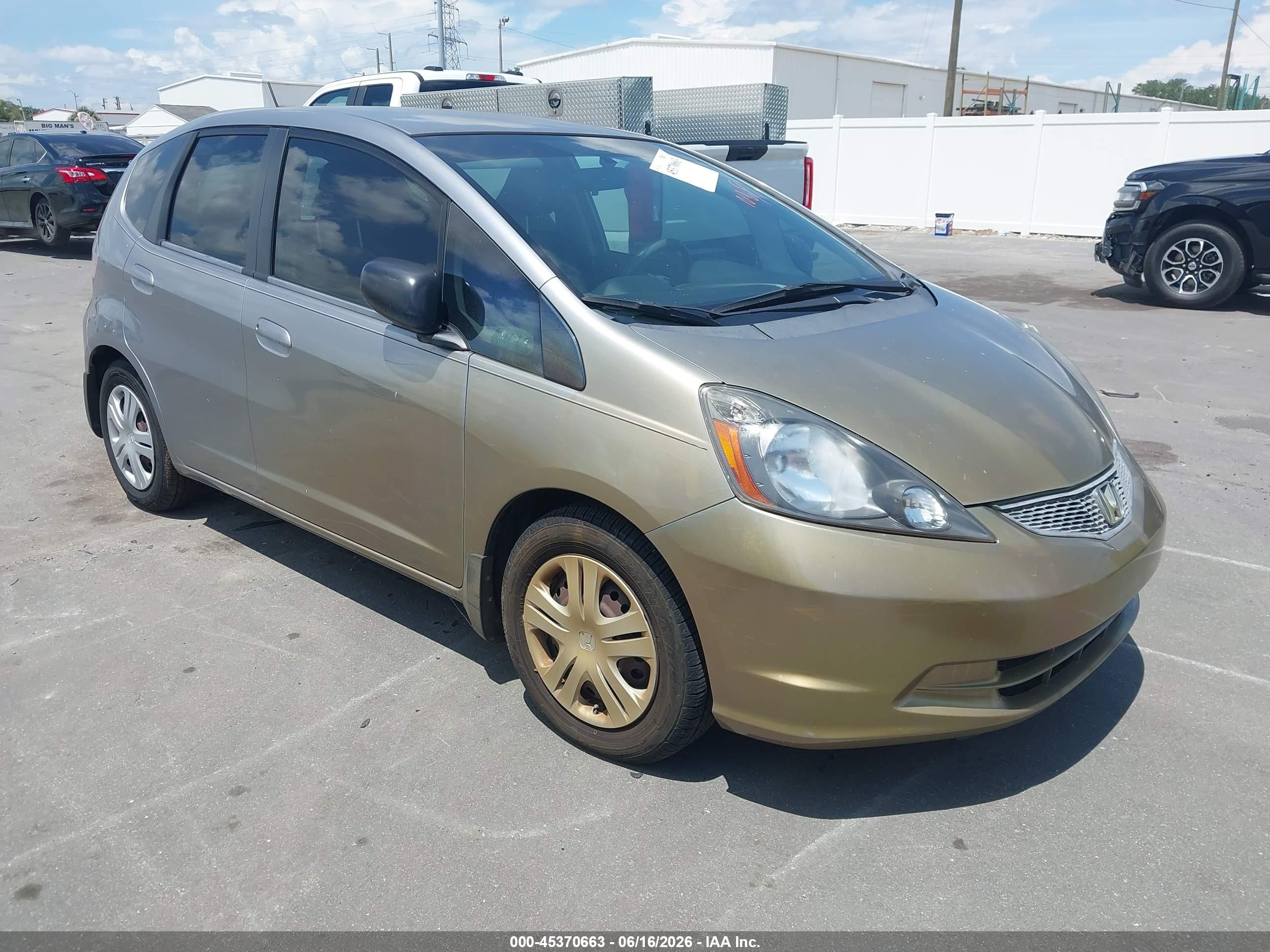 2010 Honda Fit   Silver vin: JHMGE8H2XAC003412