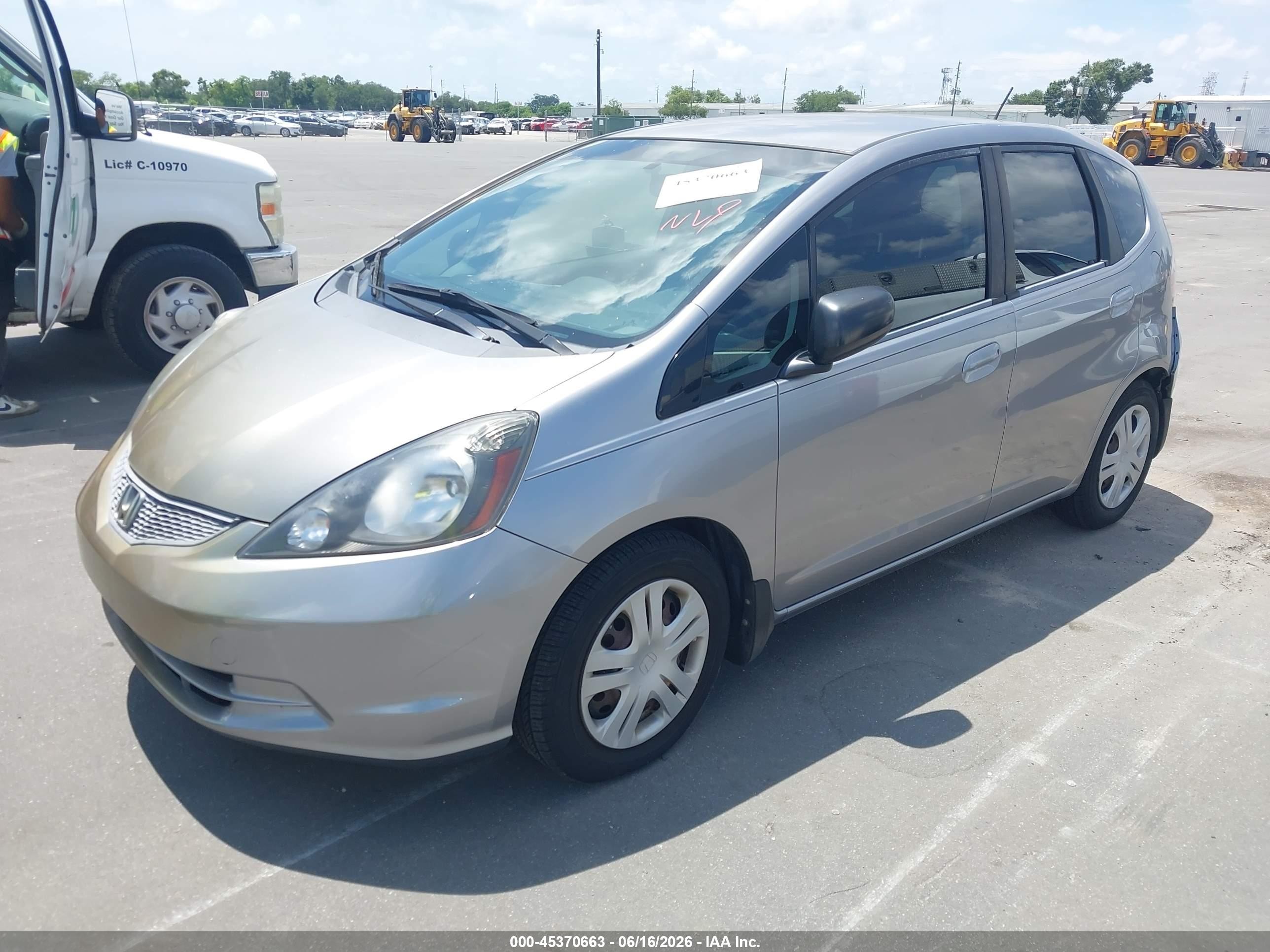 2010 Honda Fit   Silver vin: JHMGE8H2XAC003412