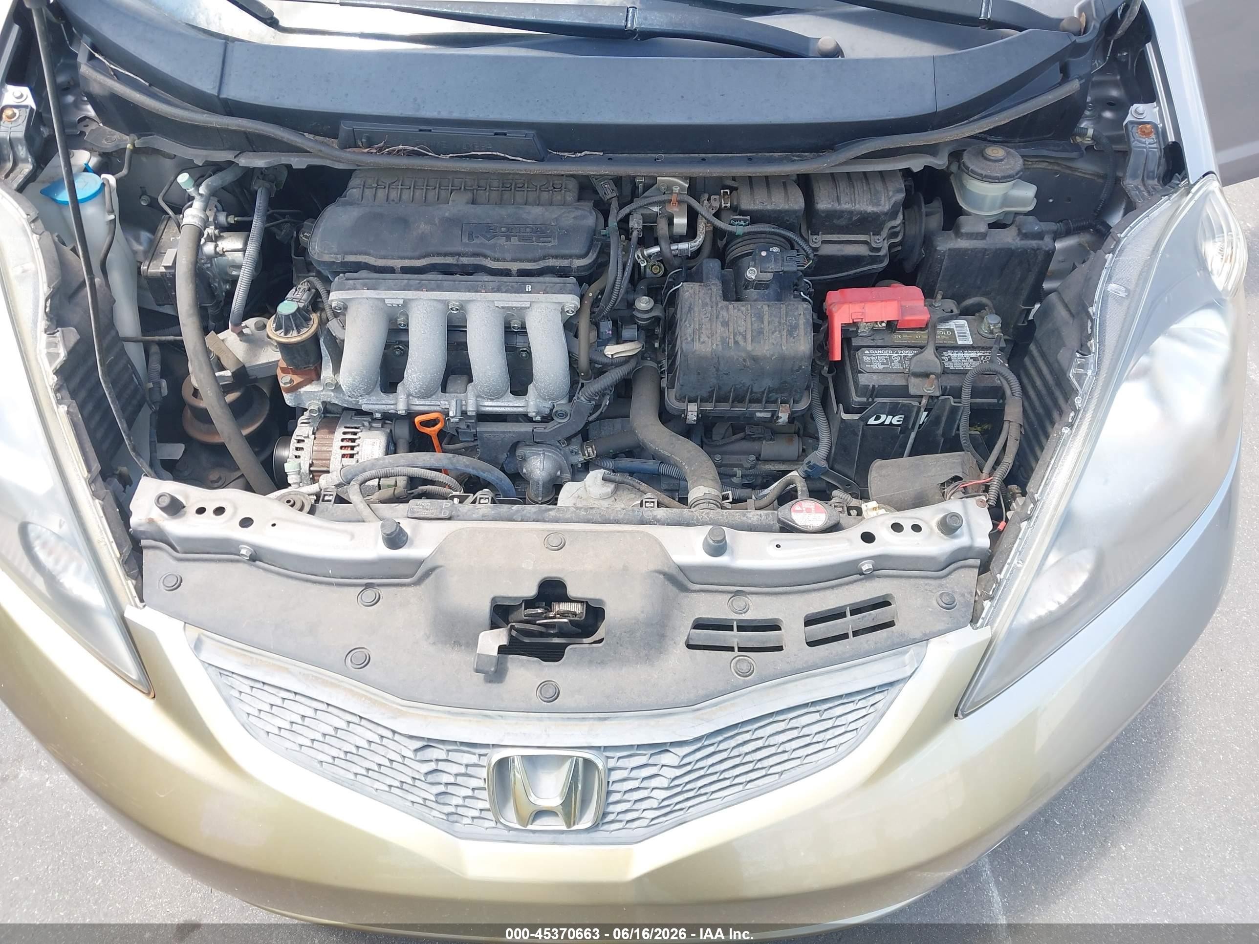 2010 Honda Fit   Silver vin: JHMGE8H2XAC003412