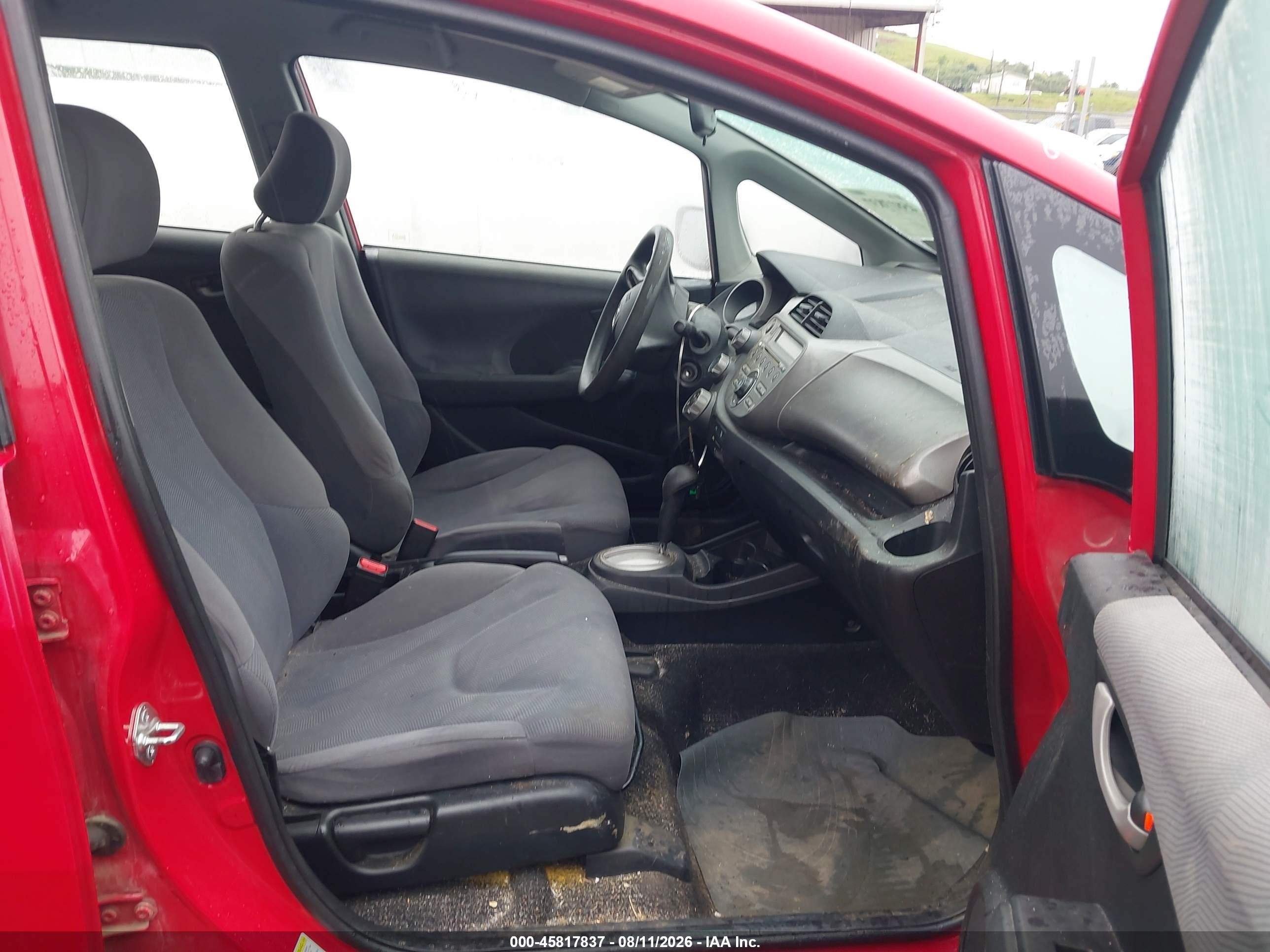 2010 Honda Fit Red vin: JHMGE8H2XAC004611