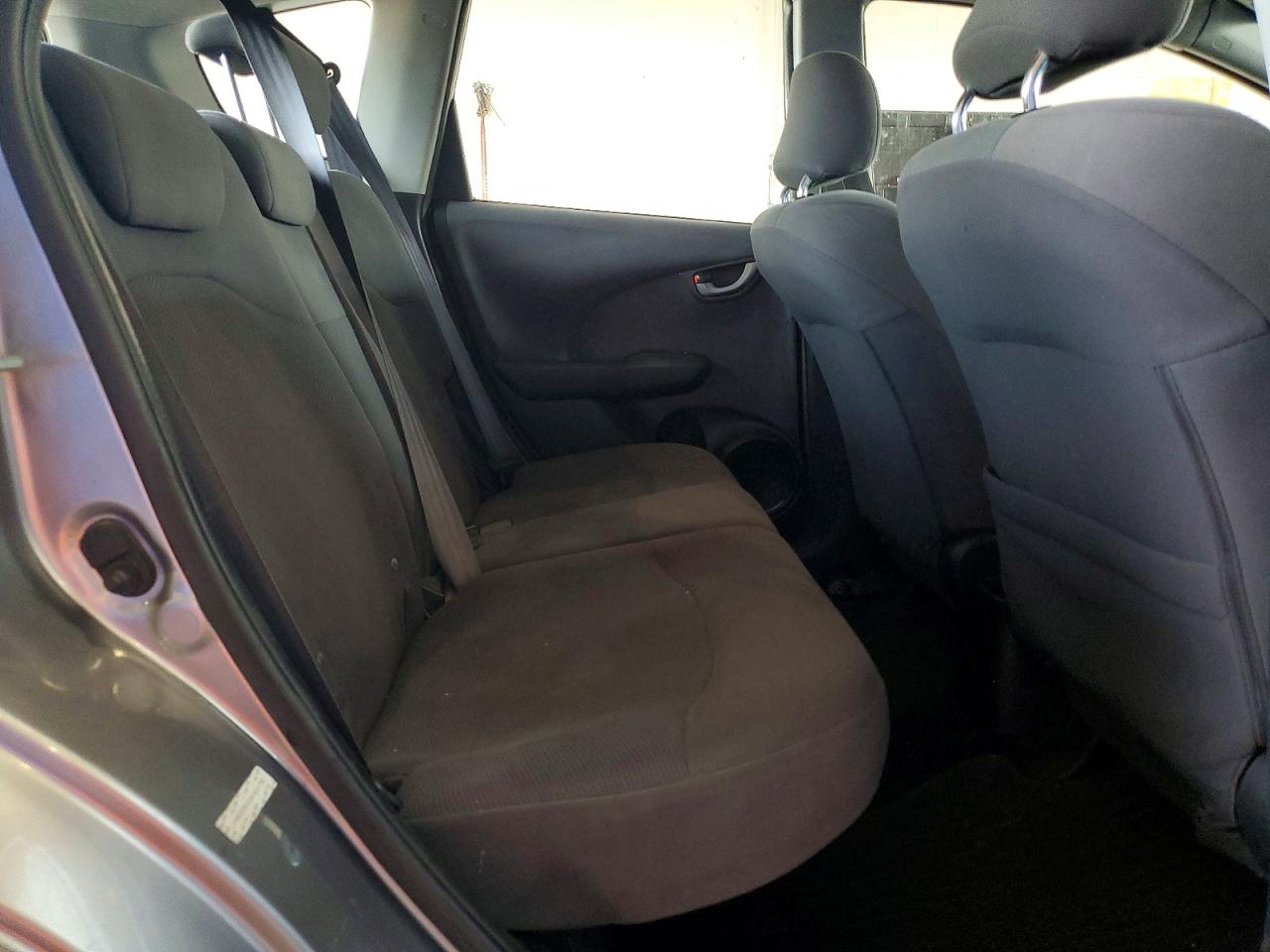2010 Honda Fit Silver vin: JHMGE8H2XAS001780