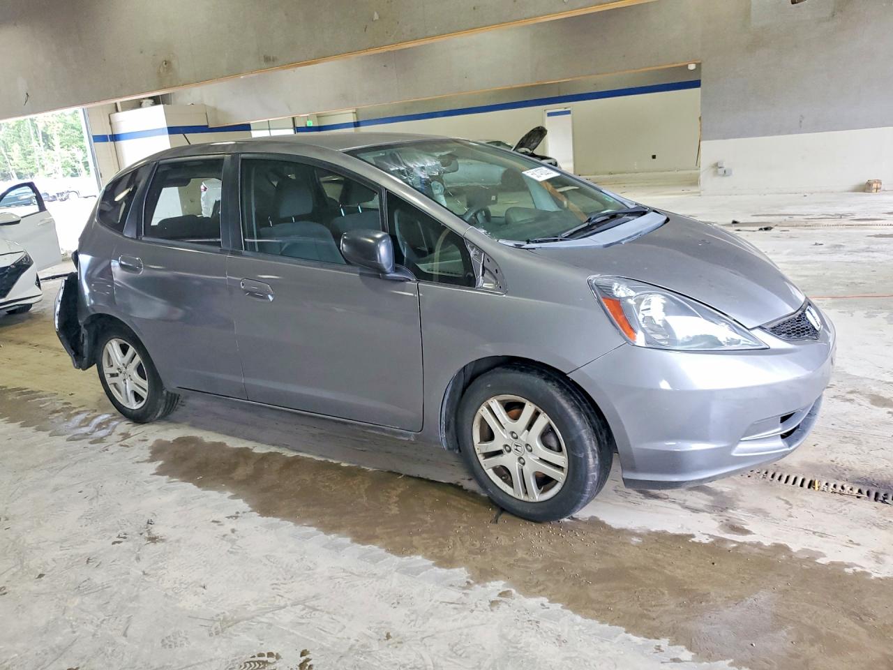 2010 Honda Fit Silver vin: JHMGE8H2XAS012911