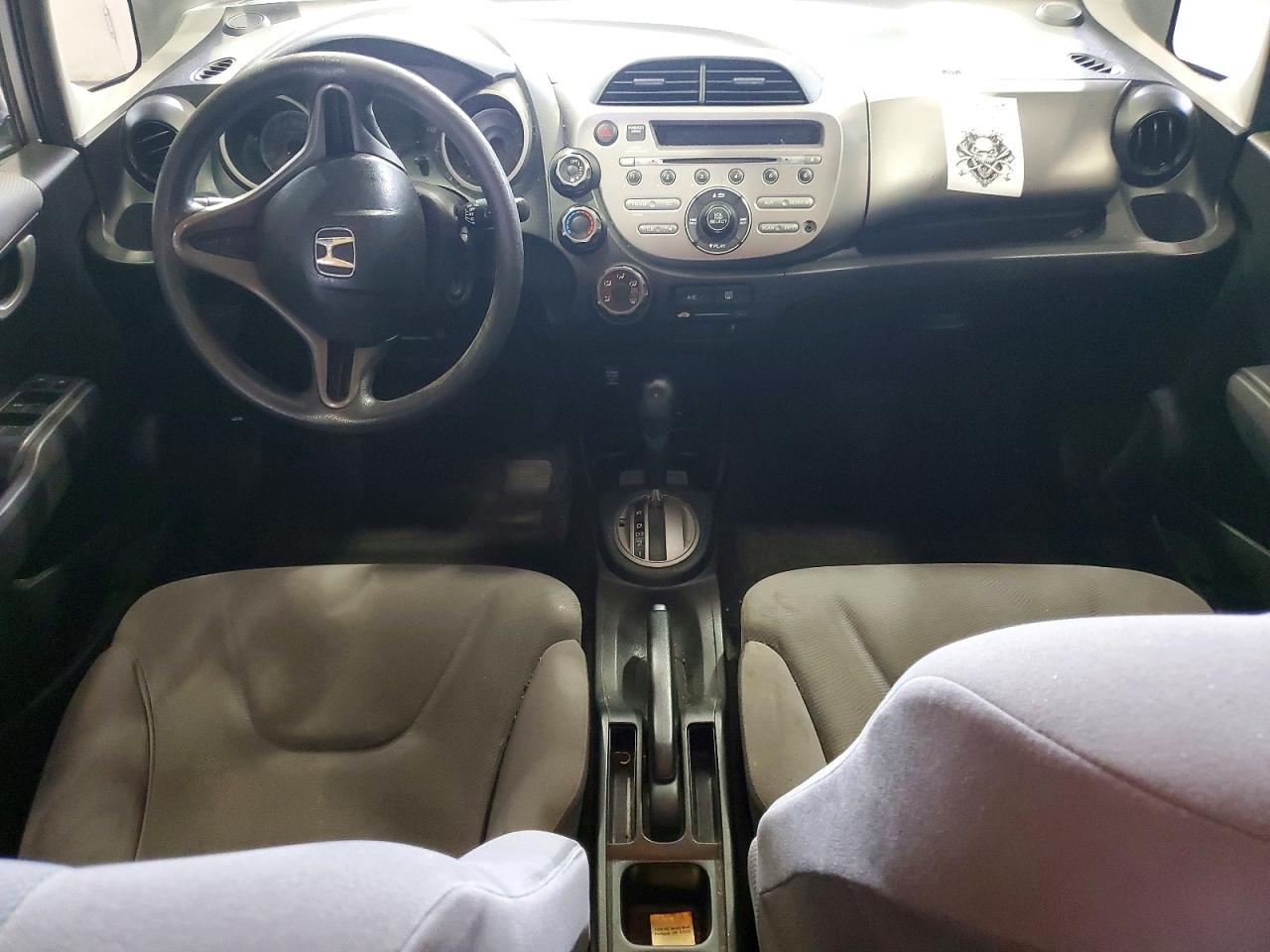 2010 Honda Fit Silver vin: JHMGE8H2XAS012911