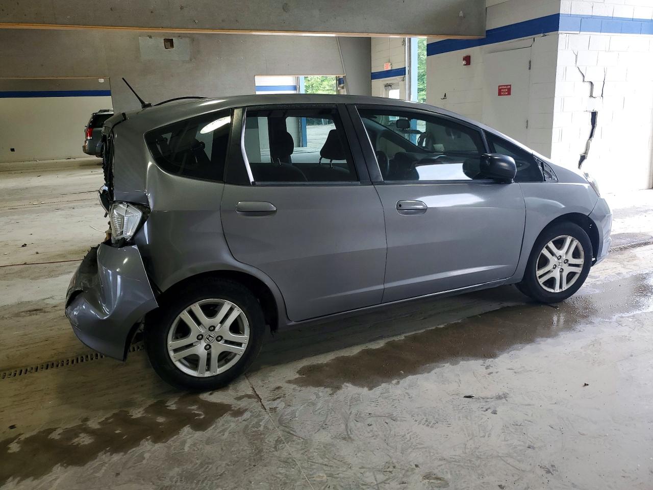 2010 Honda Fit Silver vin: JHMGE8H2XAS012911
