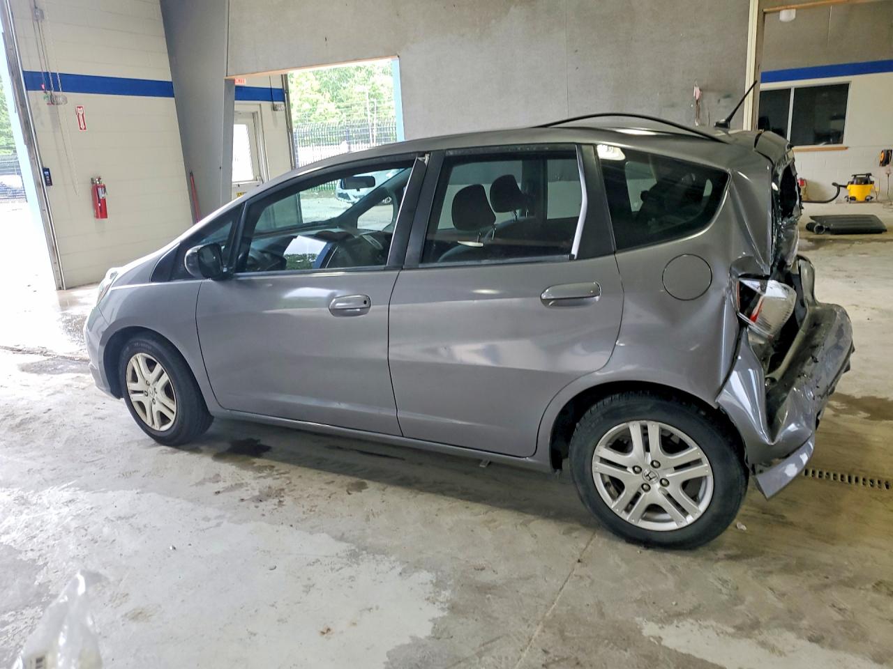 2010 Honda Fit Silver vin: JHMGE8H2XAS012911