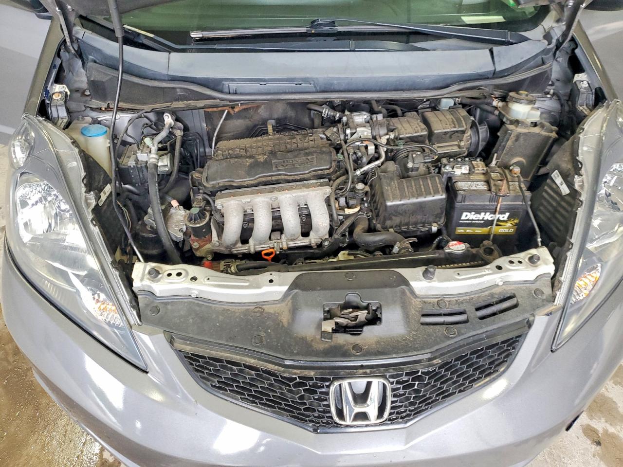 2010 Honda Fit Silver vin: JHMGE8H2XAS012911