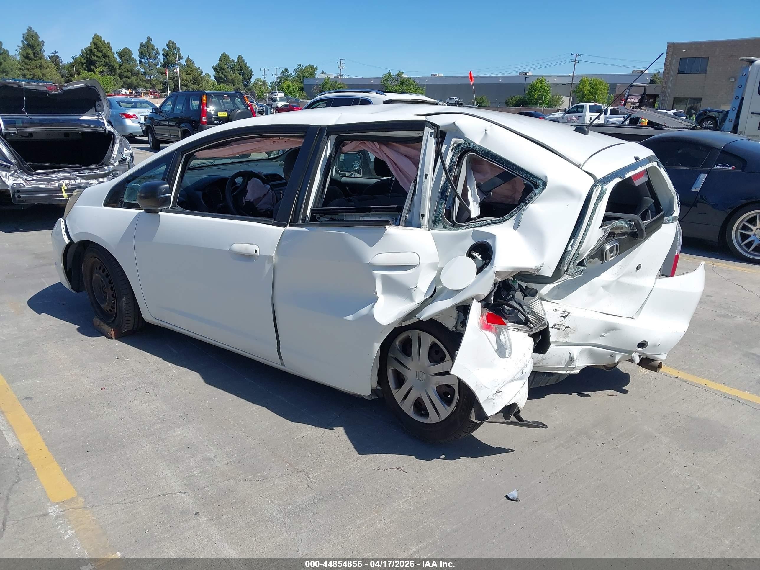 2010 Honda Fit   White vin: JHMGE8H2XAS019034