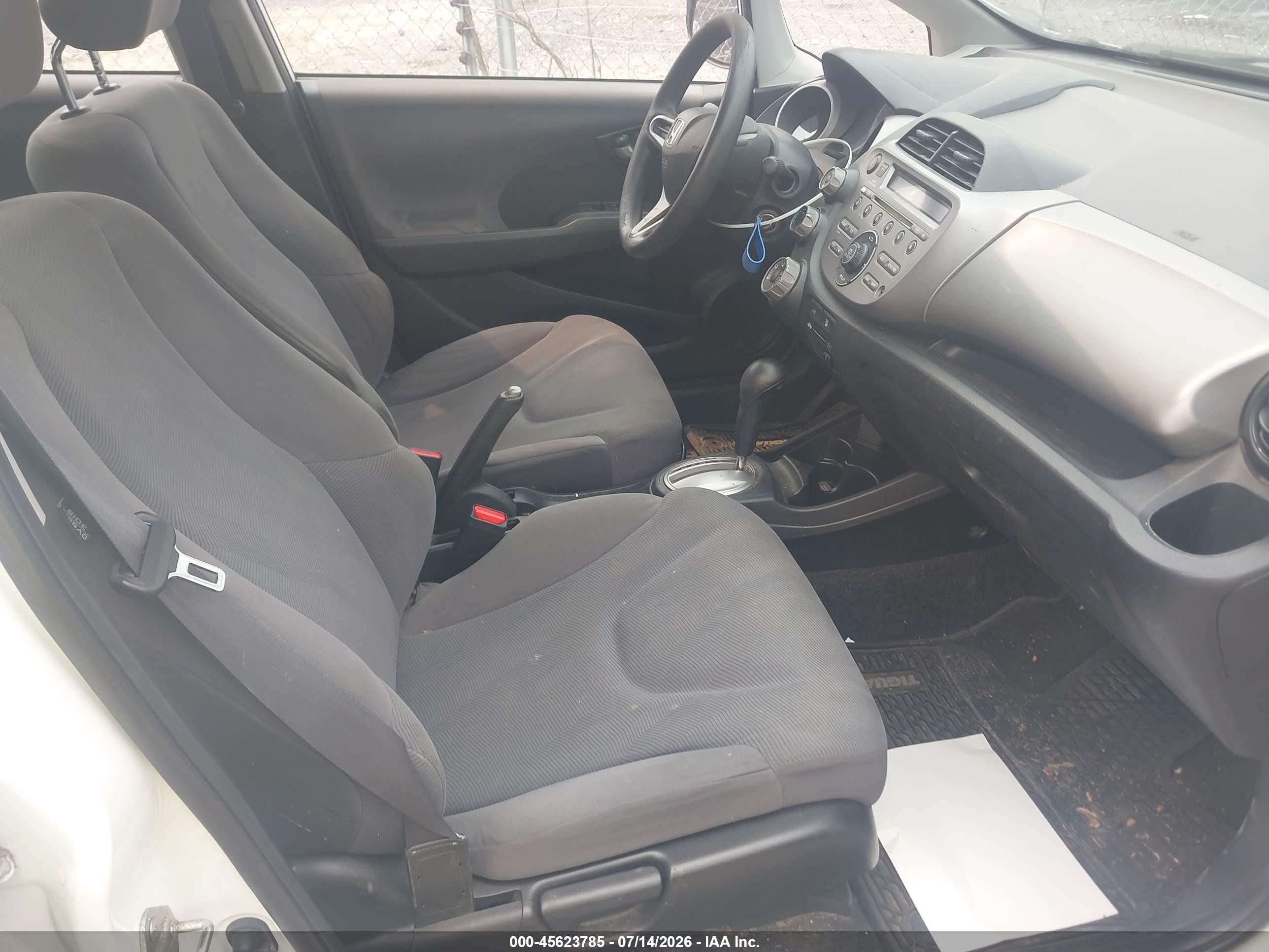 2011 Honda Fit   Серый vin: JHMGE8H30BC005745