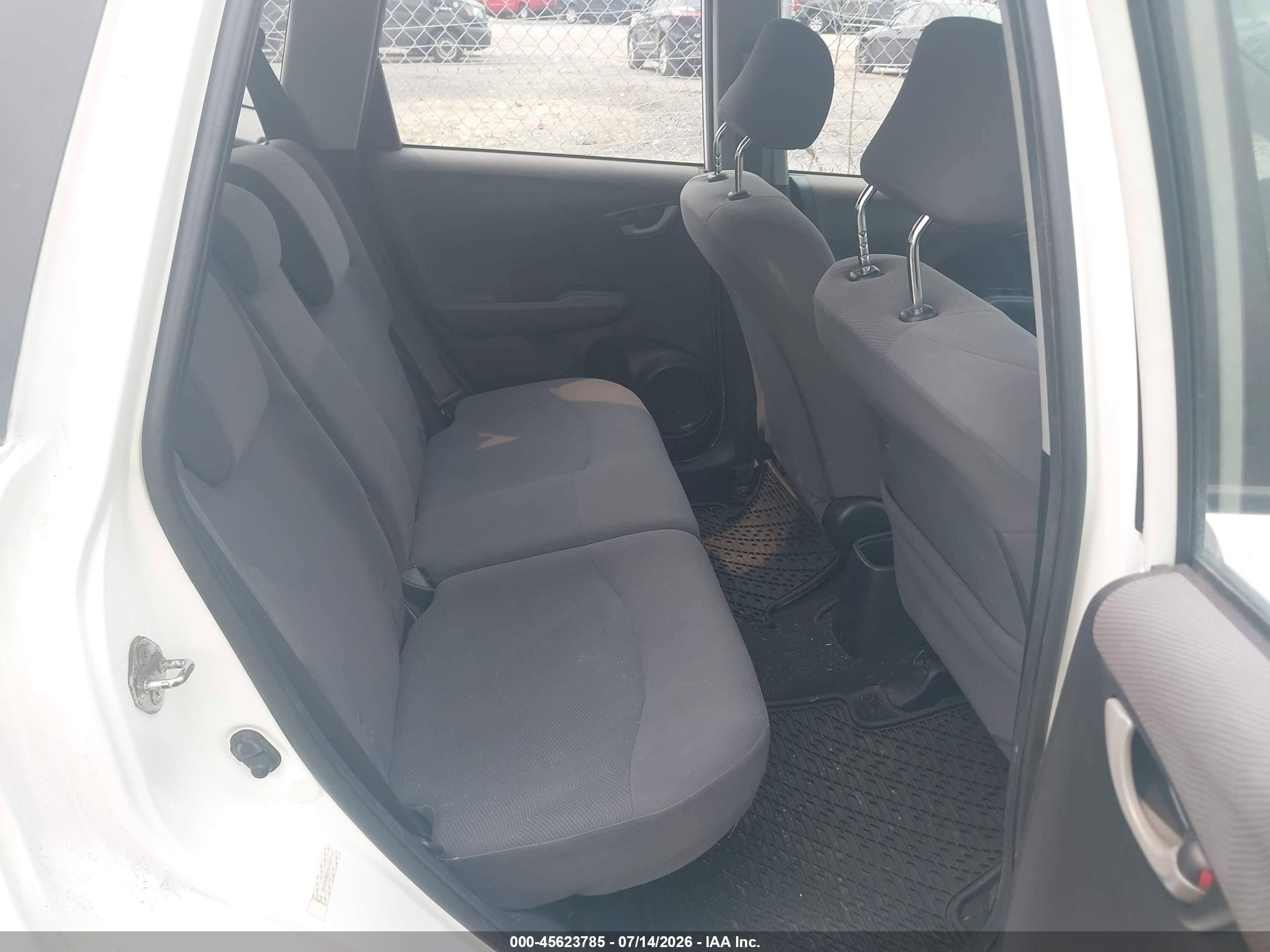 2011 Honda Fit   Серый vin: JHMGE8H30BC005745