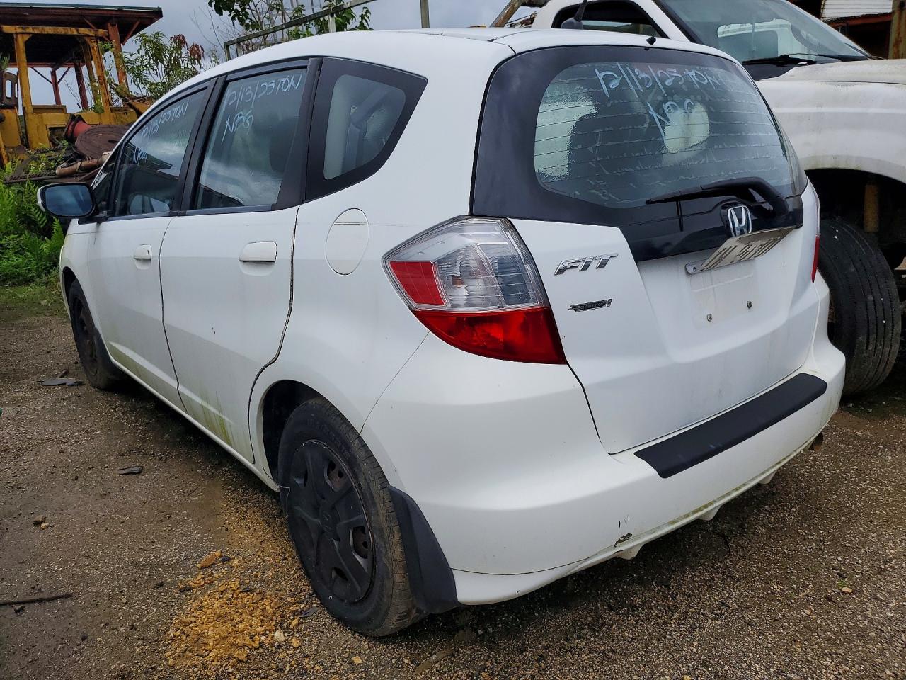 2012 Honda Fit White vin: JHMGE8H30CC035703