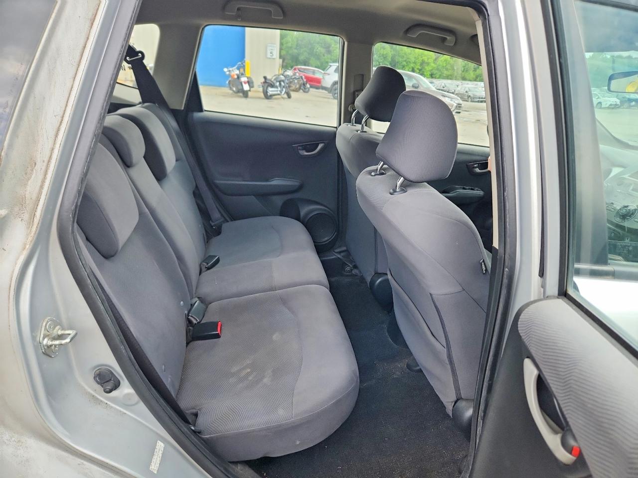 2012 Honda Fit Silver vin: JHMGE8H30CS002318