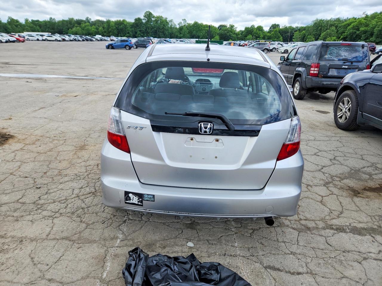 2012 Honda Fit Silver vin: JHMGE8H30CS002318